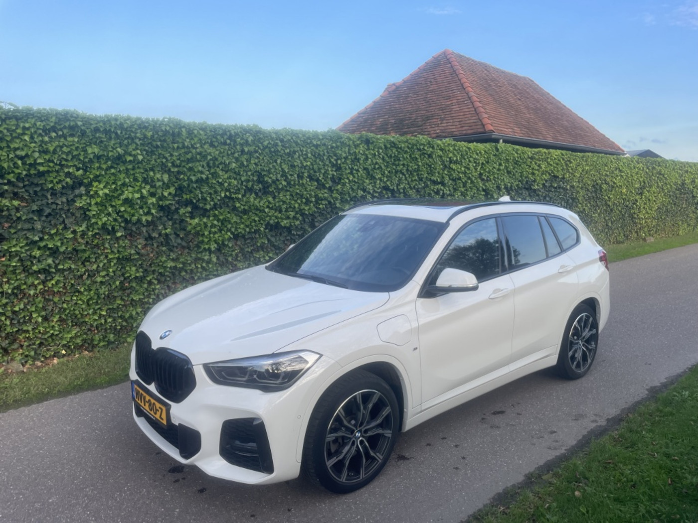 BMW X1 xDrive25e High Exec. 2021 - voorkant