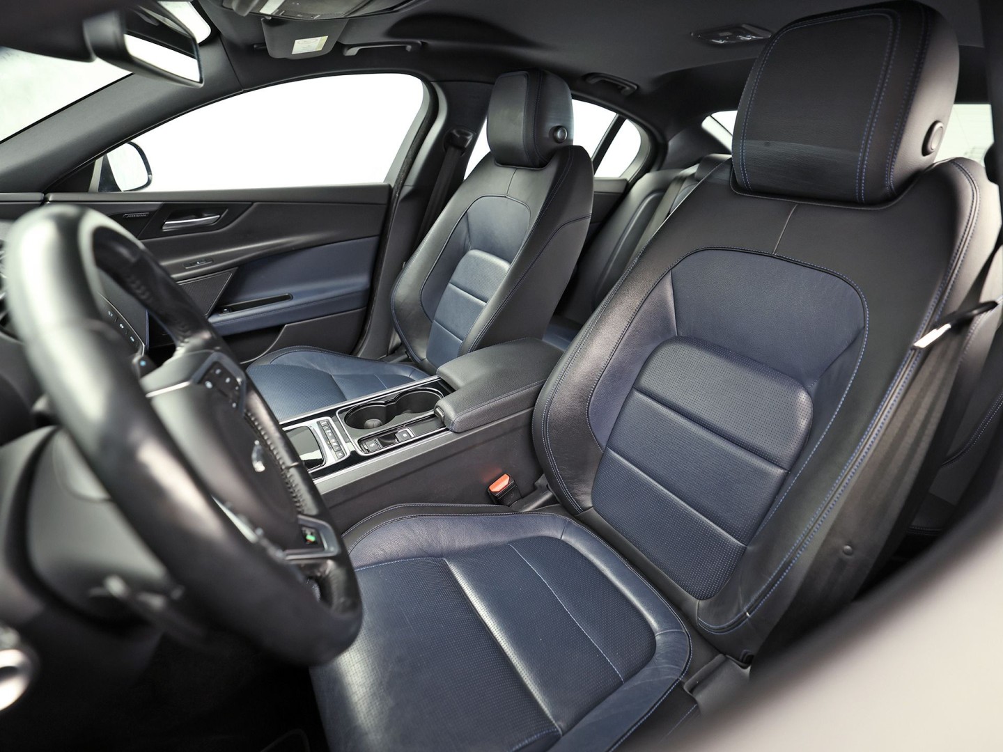 Foto van Jaguar Jaguar Xe