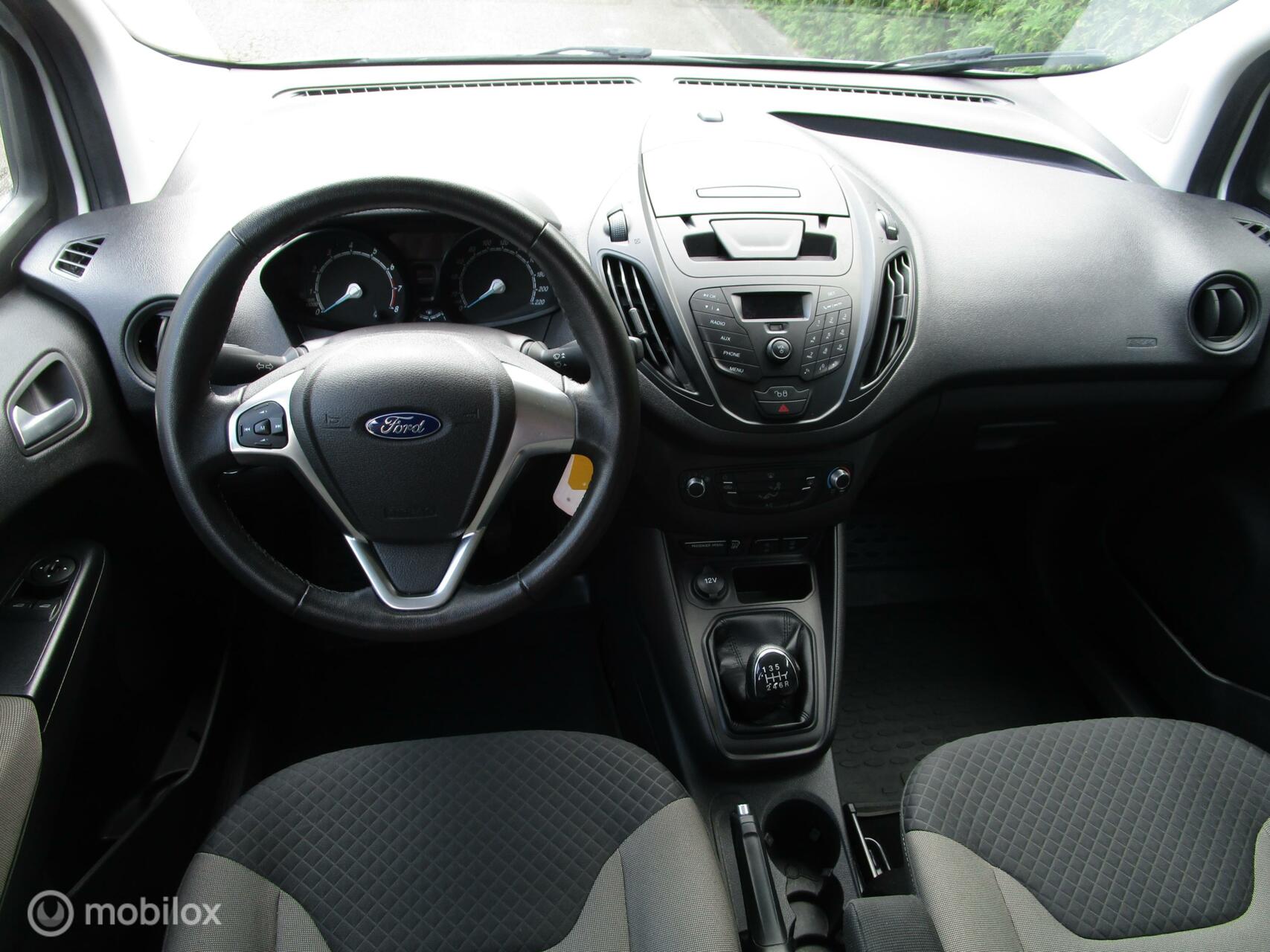 Foto van Ford Tourneo Connect Compact