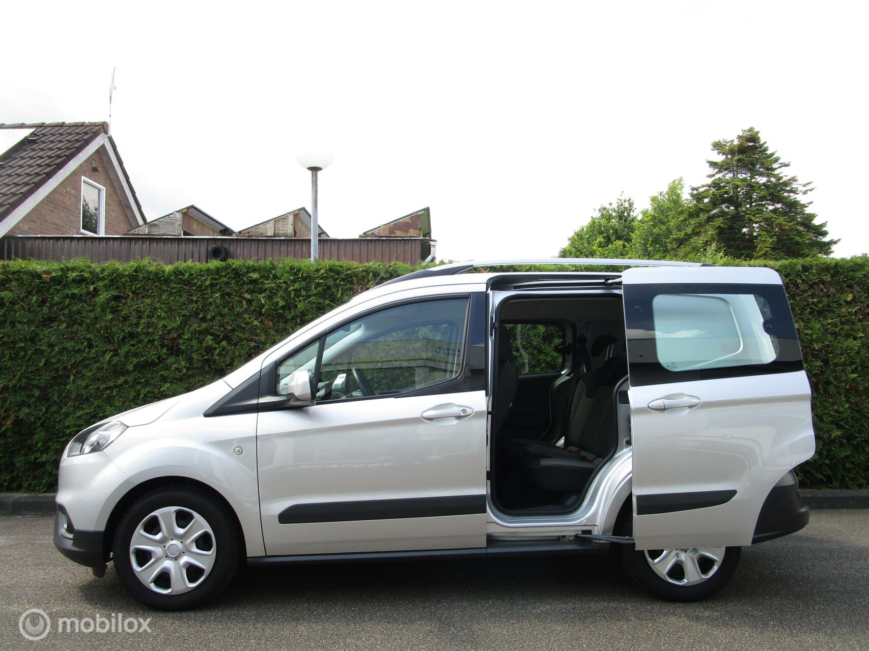 Foto van Ford Tourneo Connect Compact