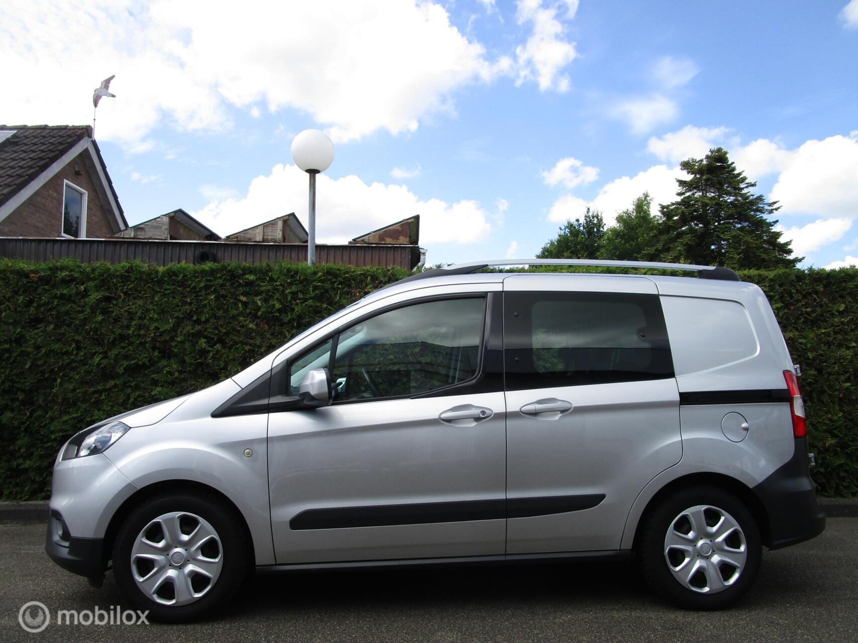 Foto van Ford Tourneo Connect Compact