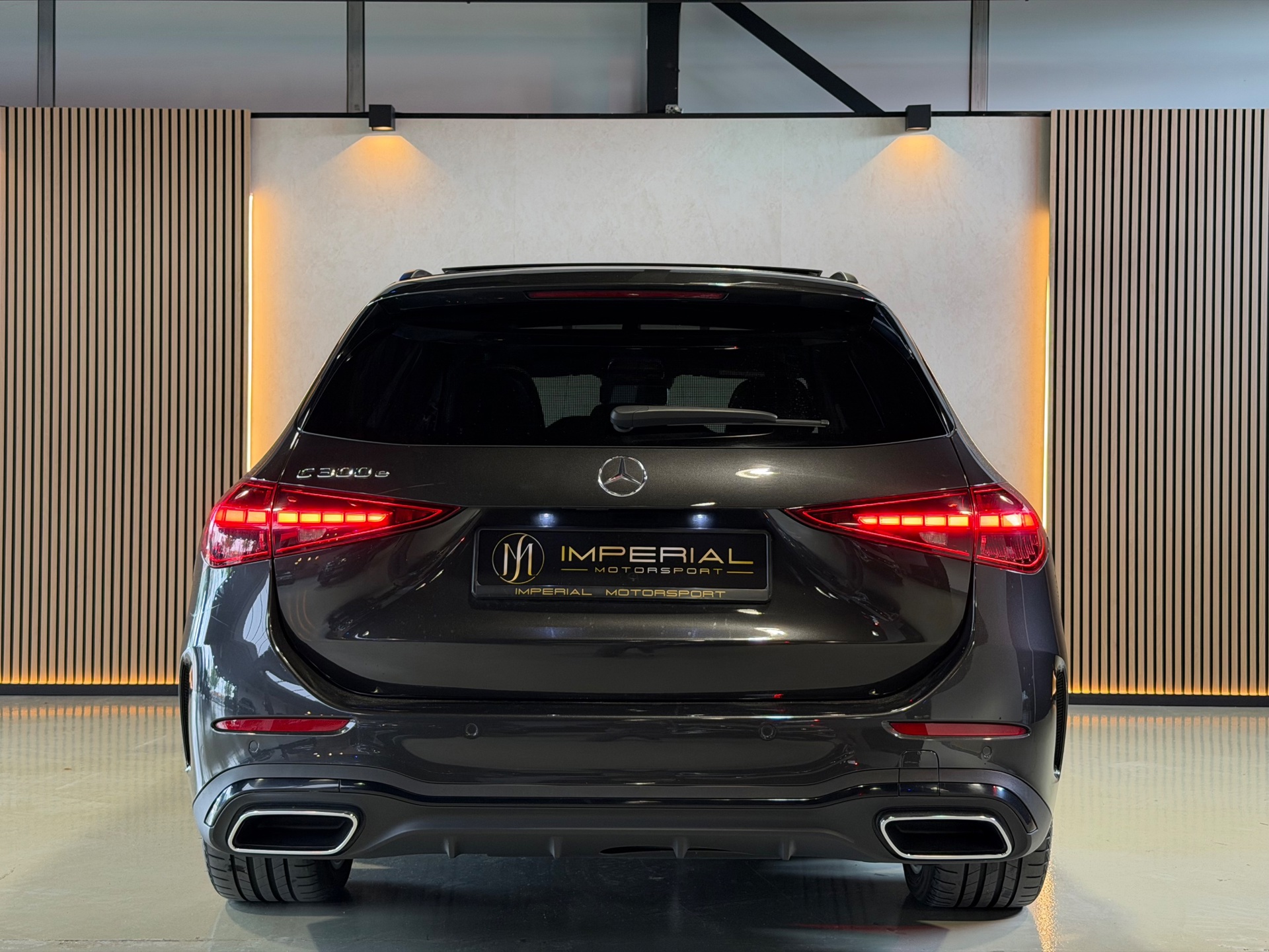 Foto van Mercedes-Benz C 300 E