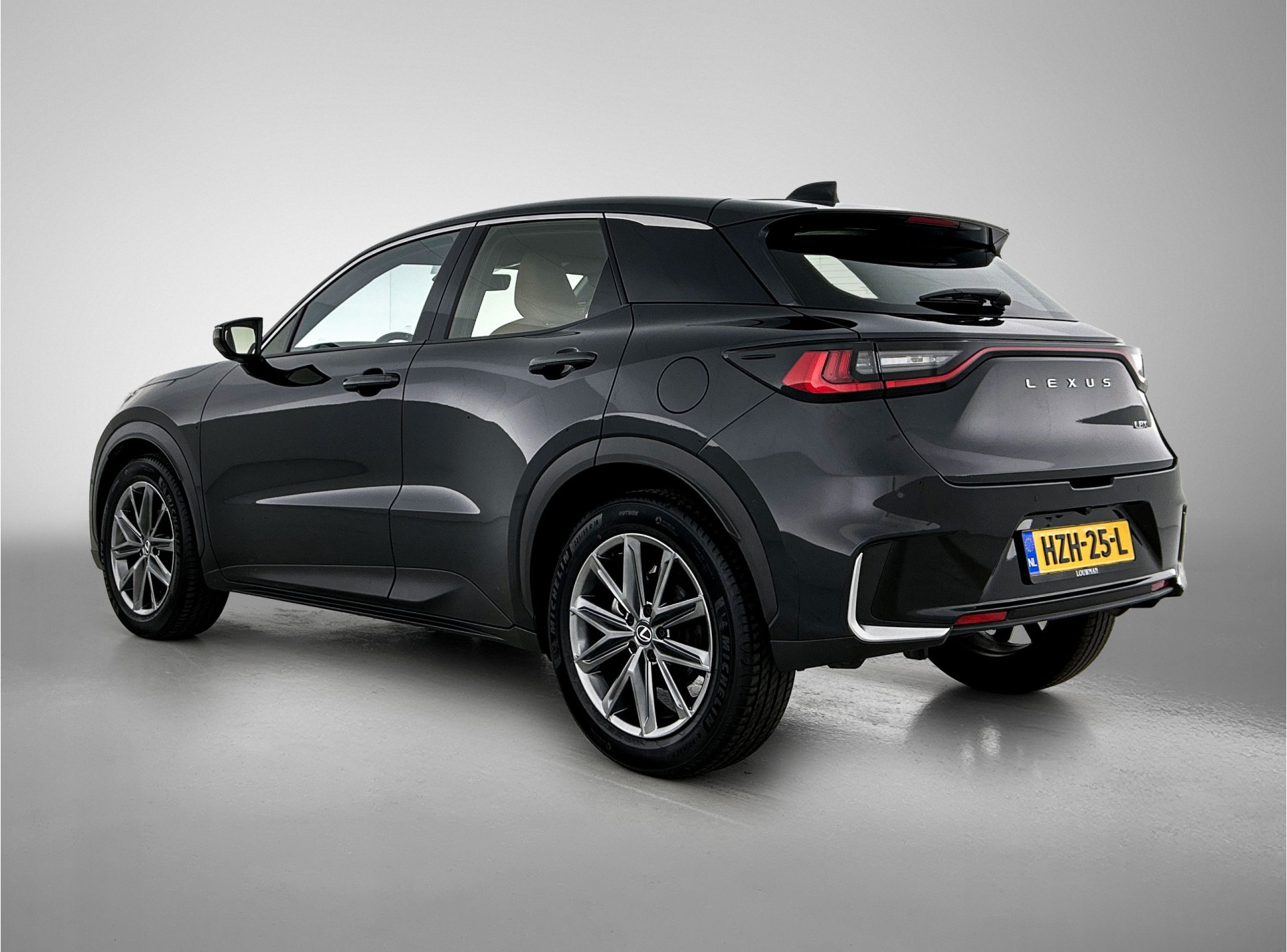 Foto van Lexus LBX