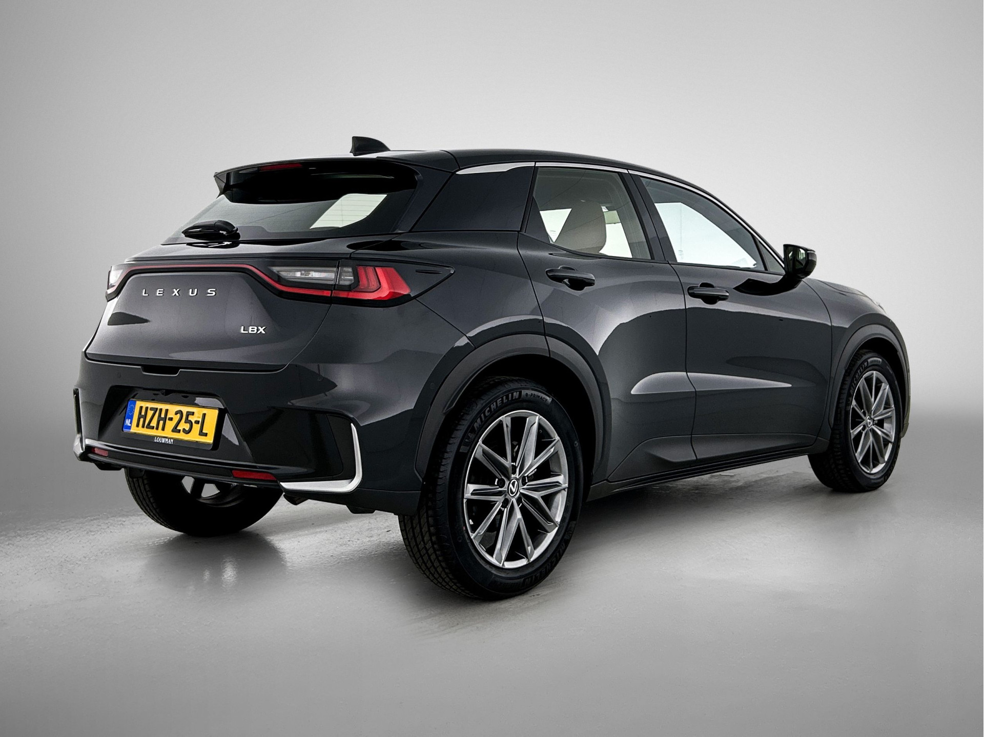 Foto van Lexus LBX