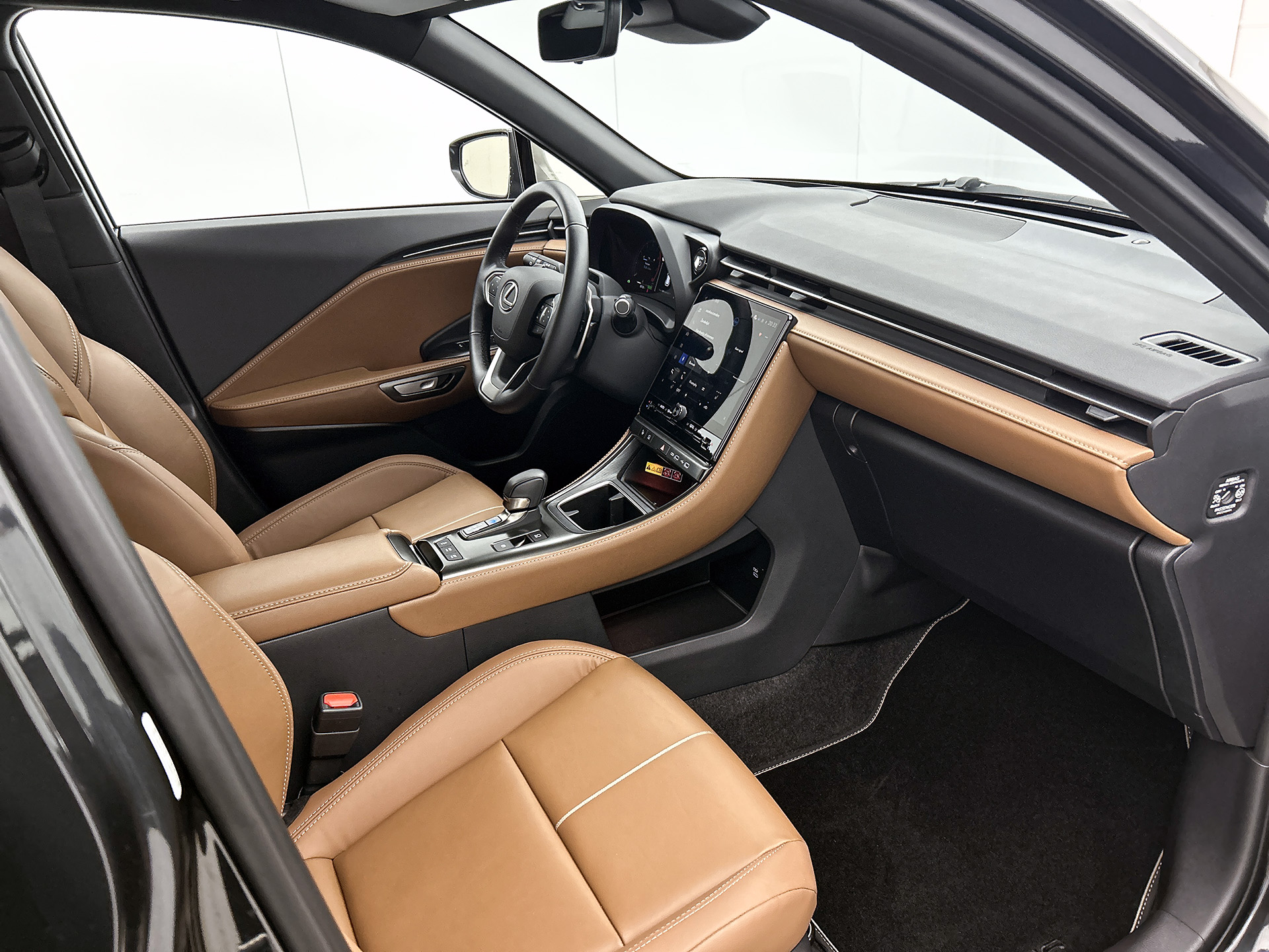 Foto van Lexus LBX