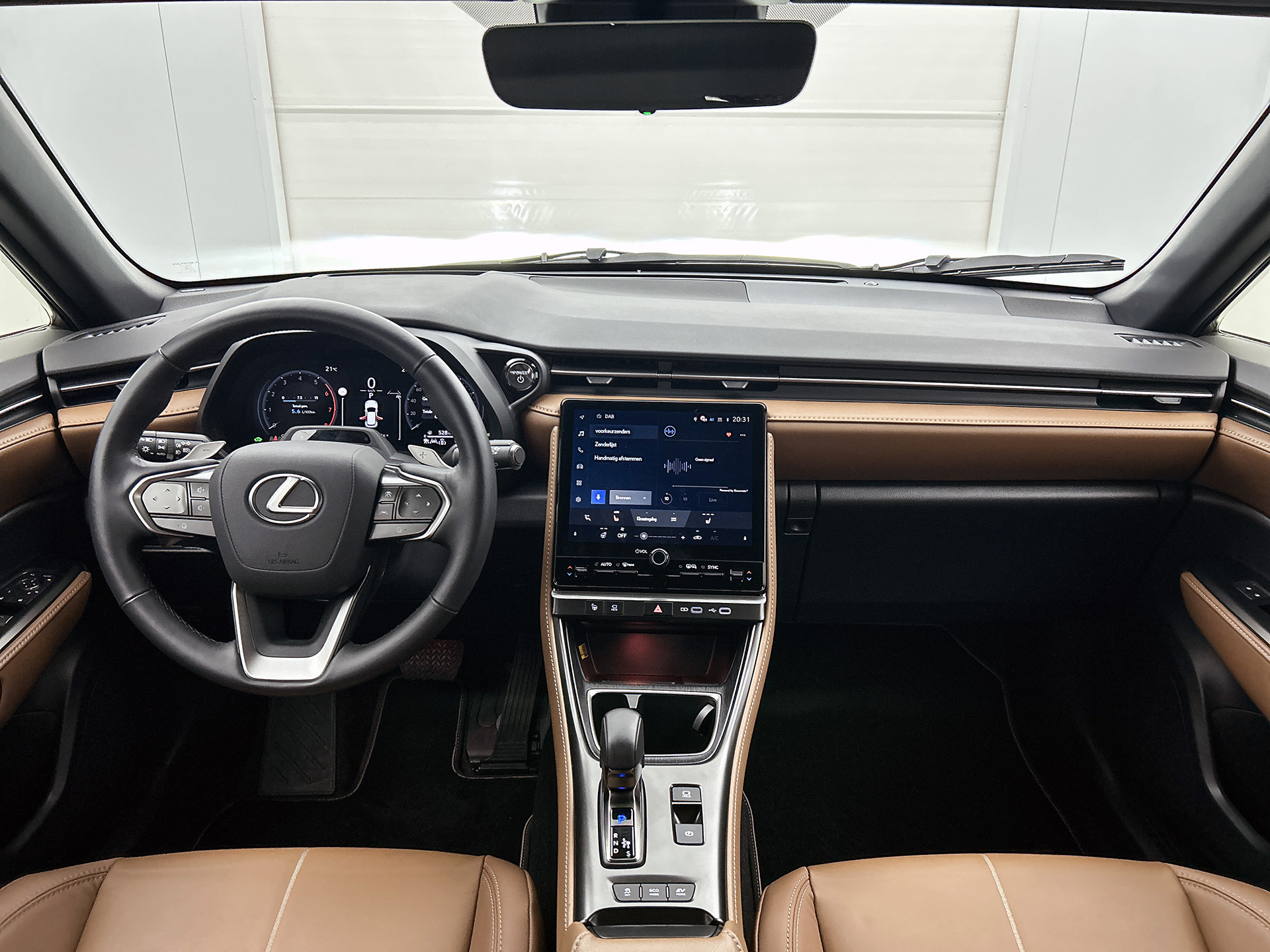 Foto van Lexus LBX