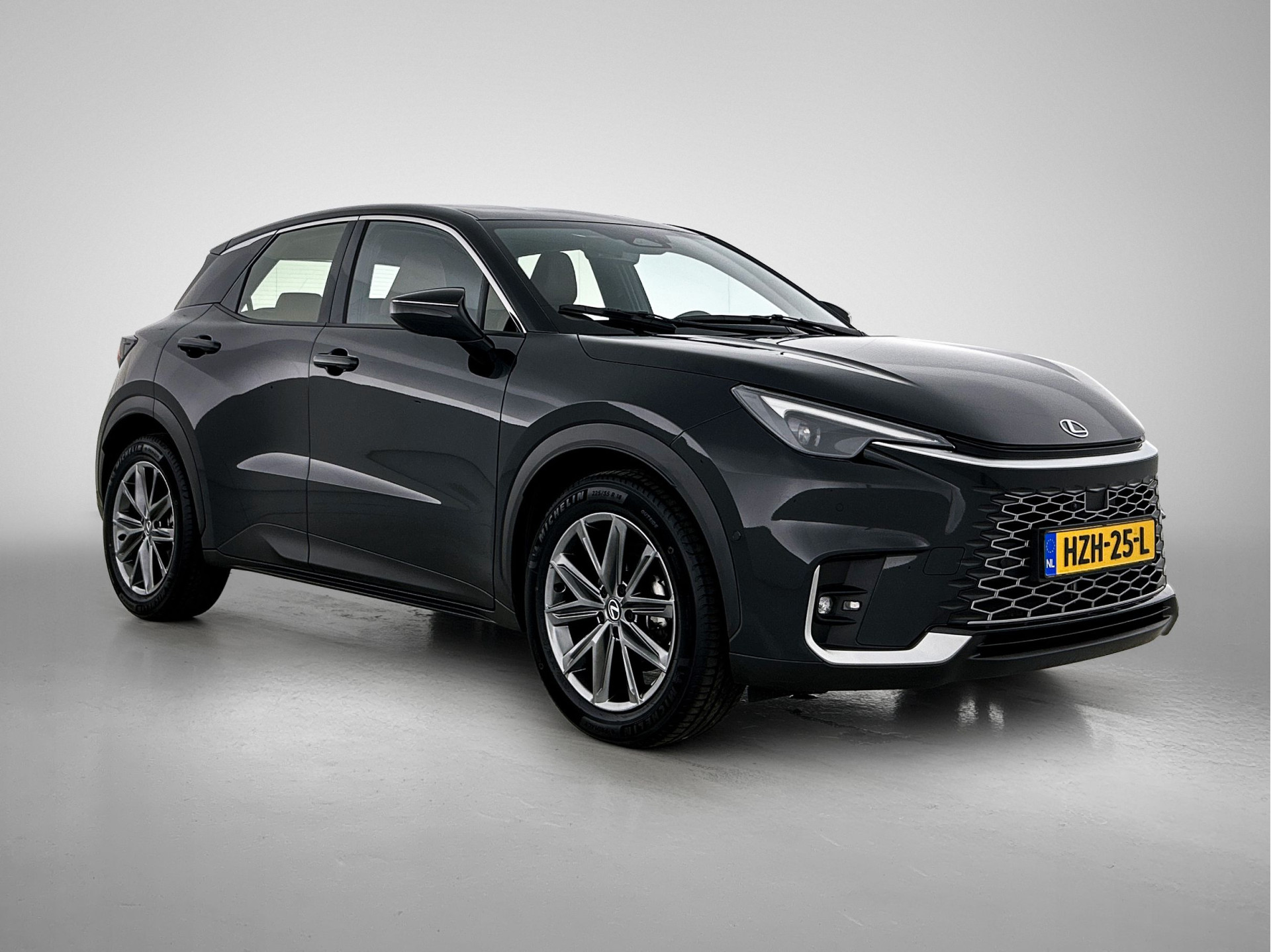 Foto van Lexus LBX