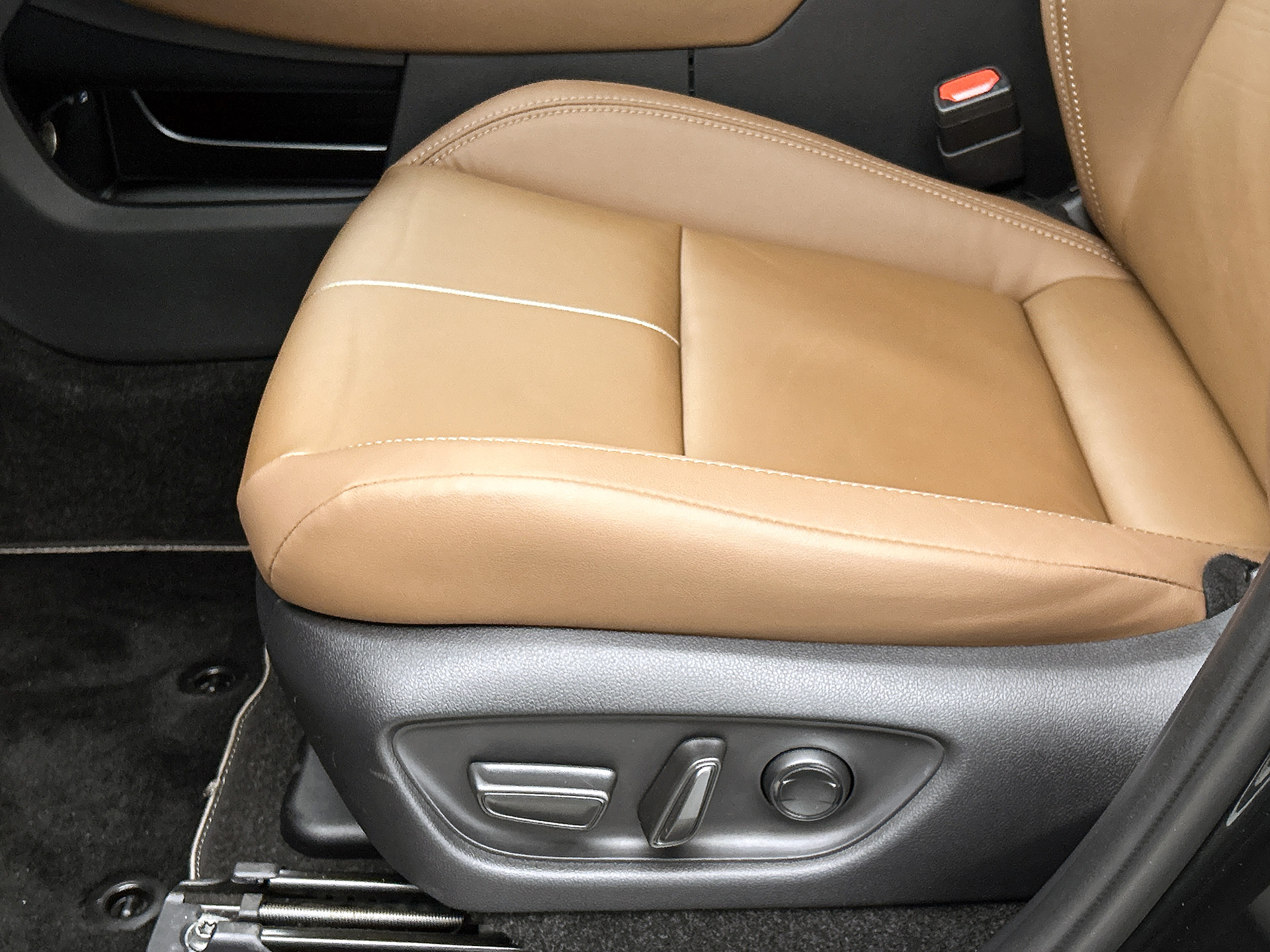 Foto van Lexus LBX