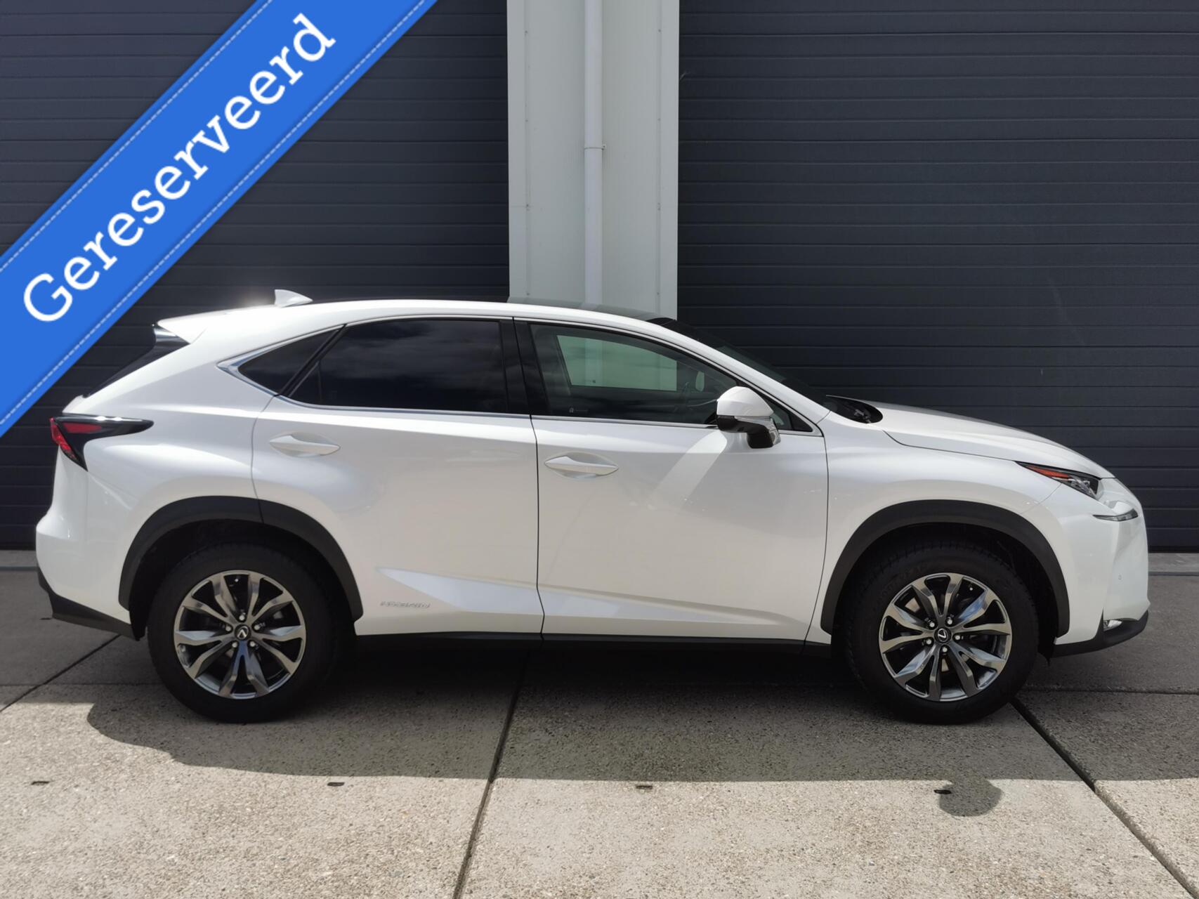Foto van Lexus NX
