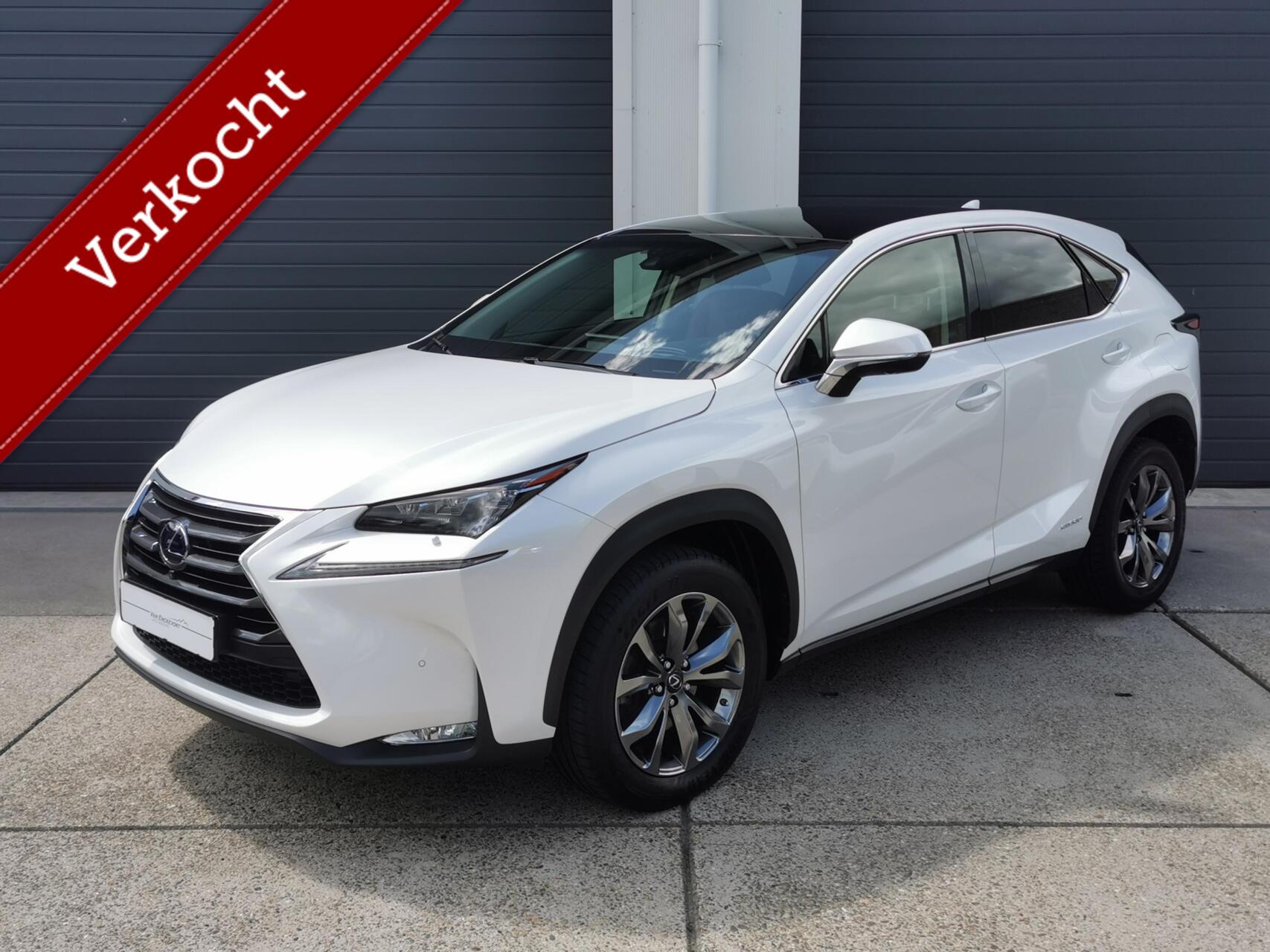 Lexus NX 300h AWD President Line 2015 - voorkant