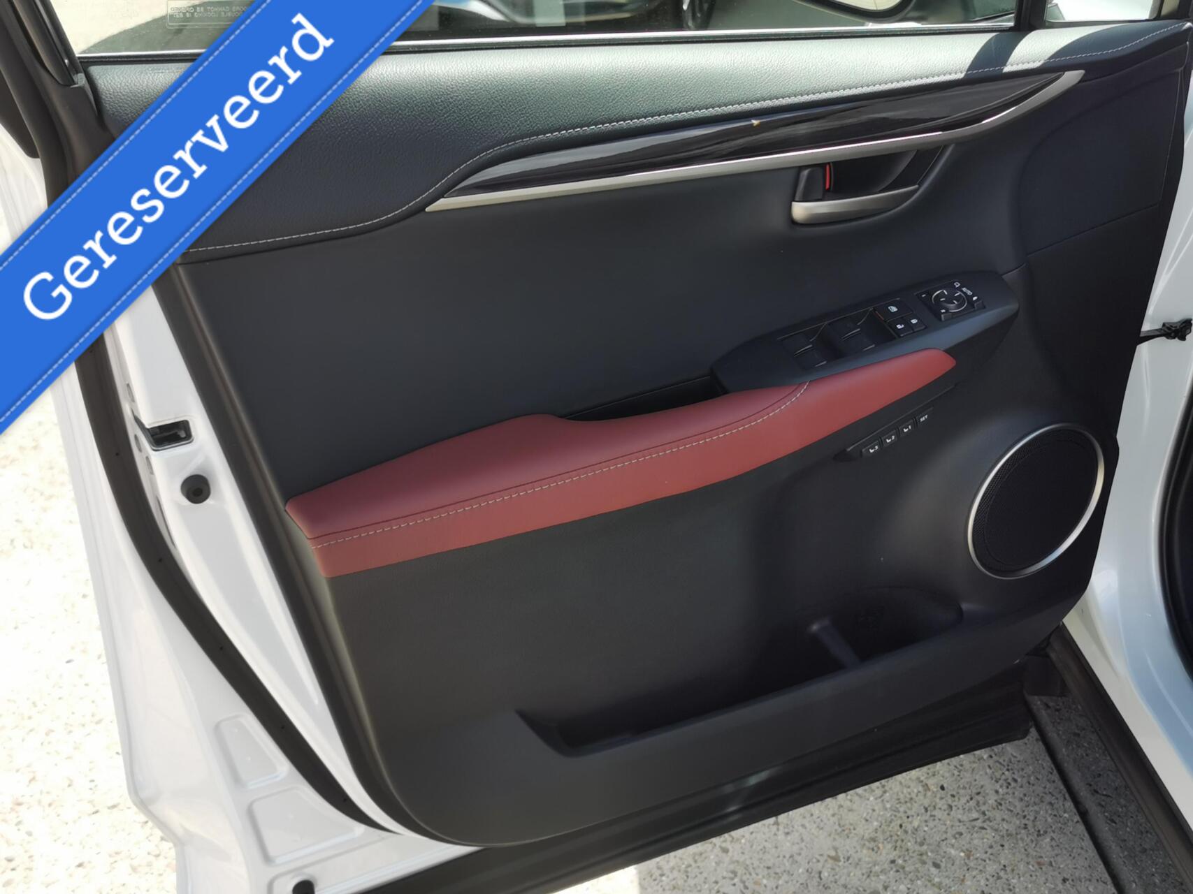 Foto van Lexus NX