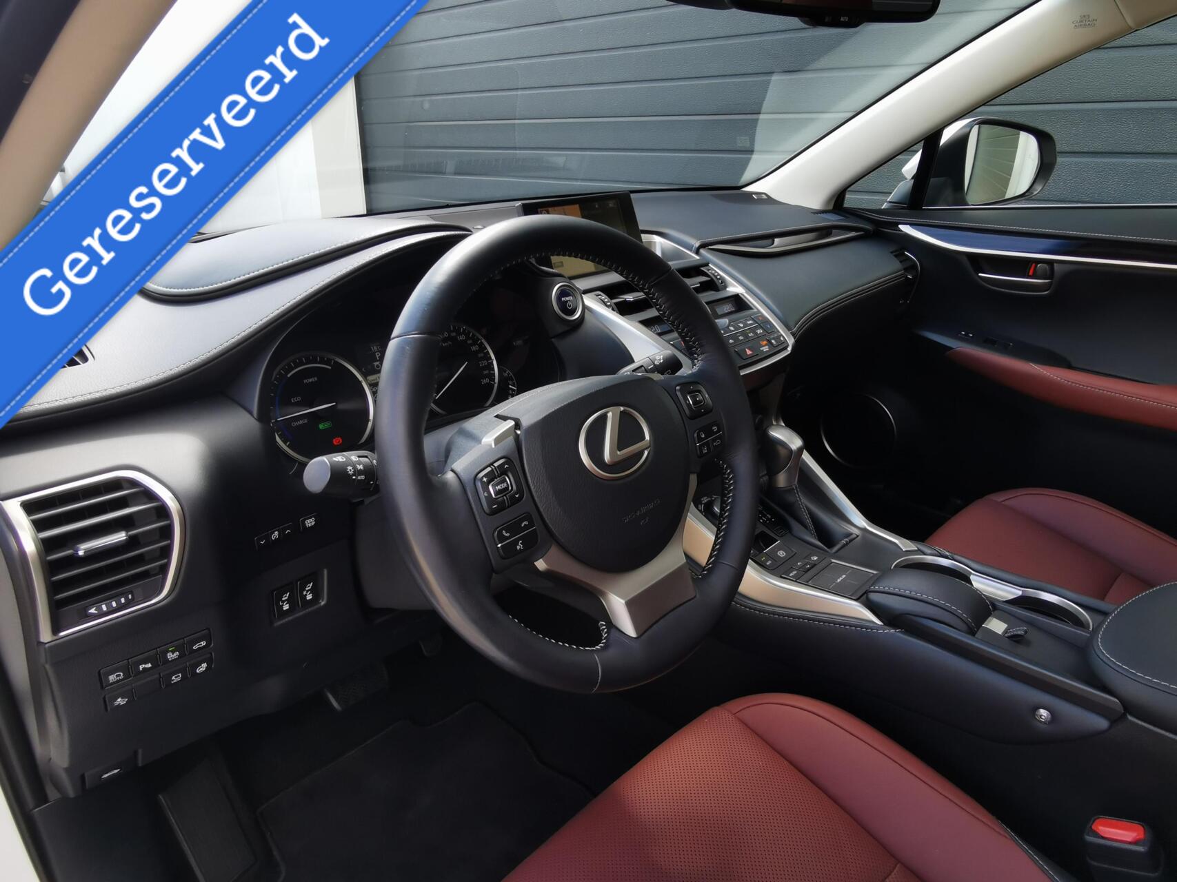 Foto van Lexus NX