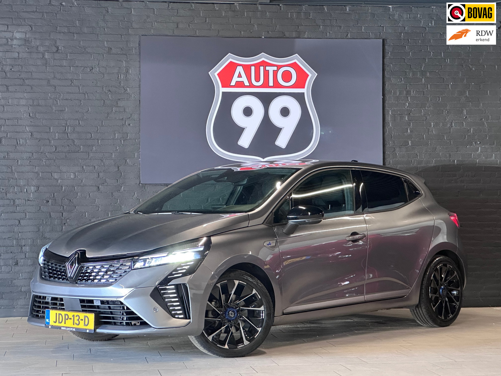 Renault Clio (e-tech Hybrid) 1.6 E-Tech Full Hybrid 145 esprit Alpine CRUISE / LANE ASSIST / AUTO / NAVI 2023 - voorkant