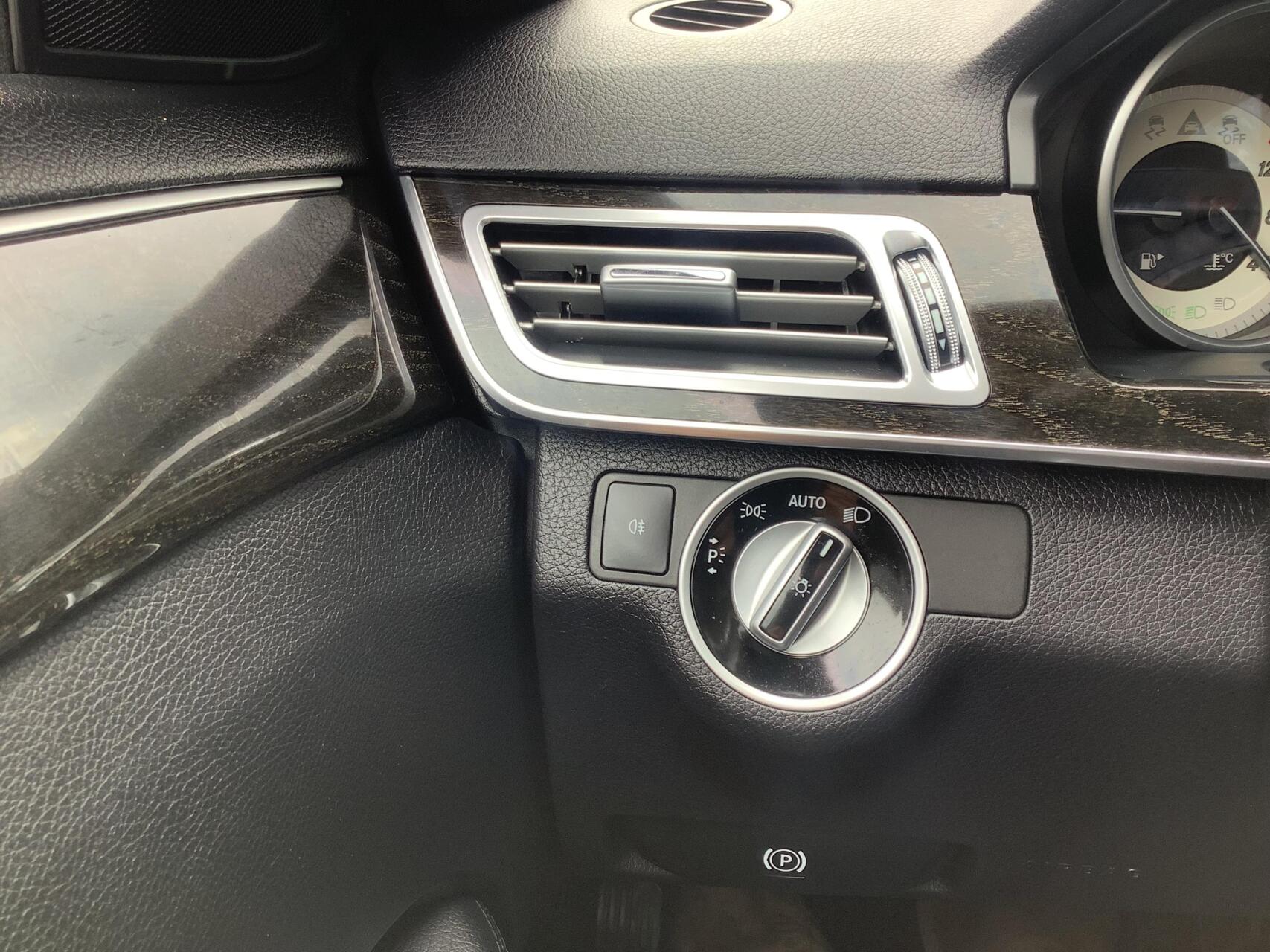 Foto van Mercedes-Benz E-klasse Estate
