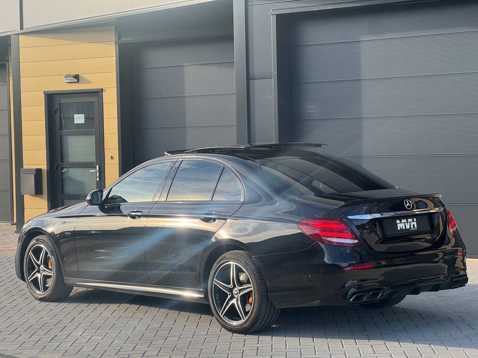 Foto van Mercedes-Benz E 300 De