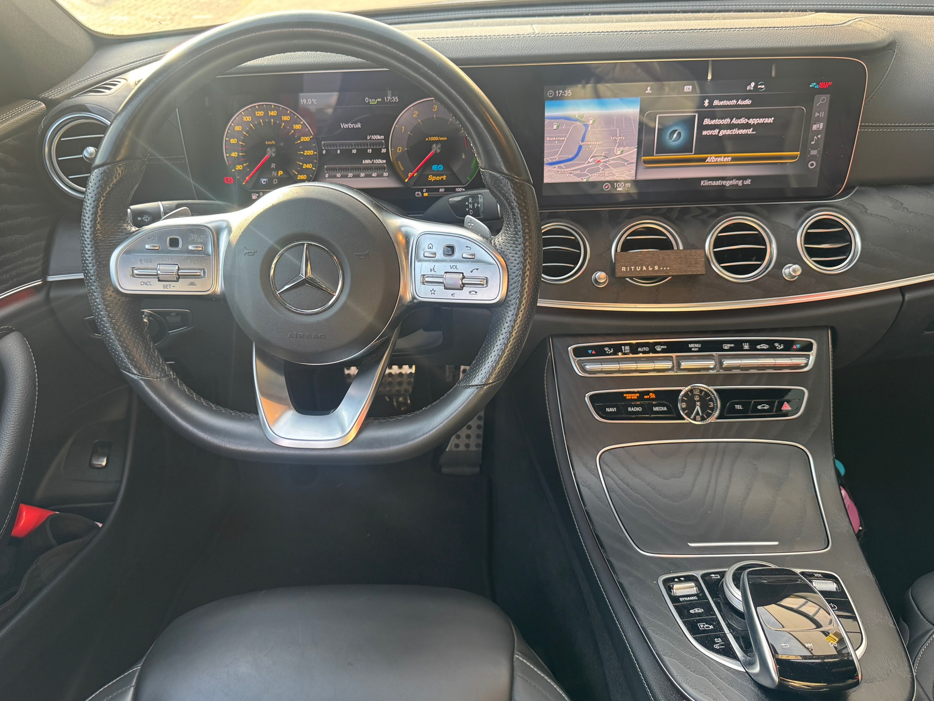 Foto van Mercedes-Benz E 300 De