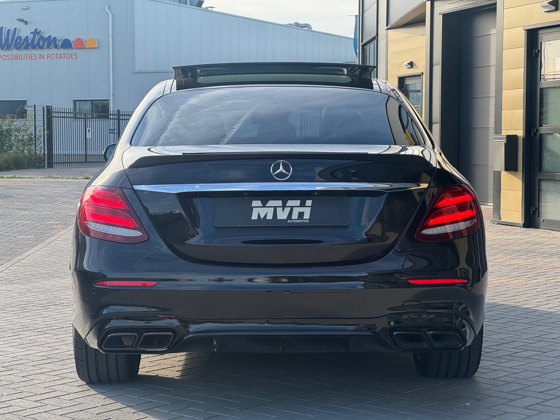 Foto van Mercedes-Benz E 300 De