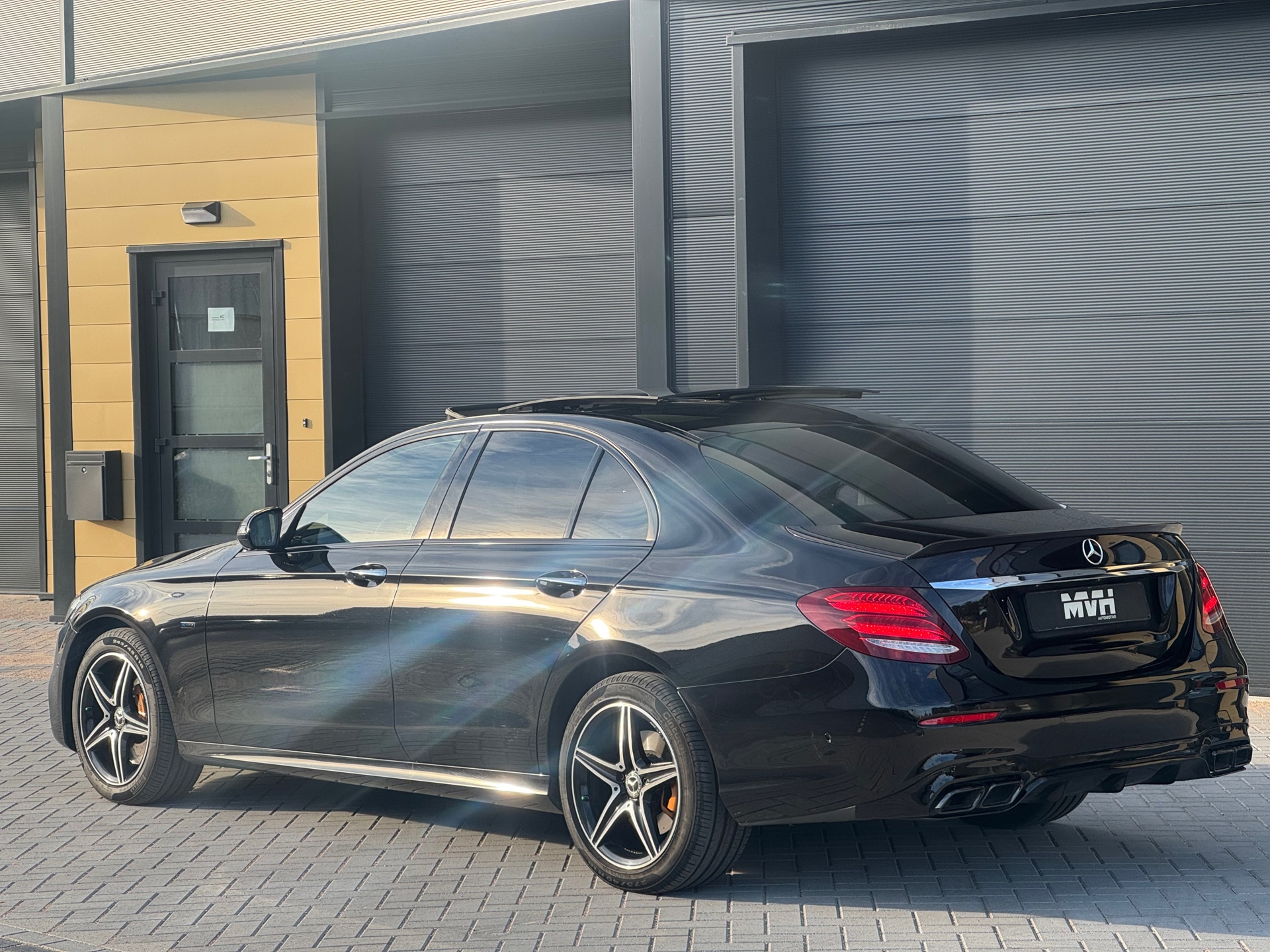 Foto van Mercedes-Benz E 300 De