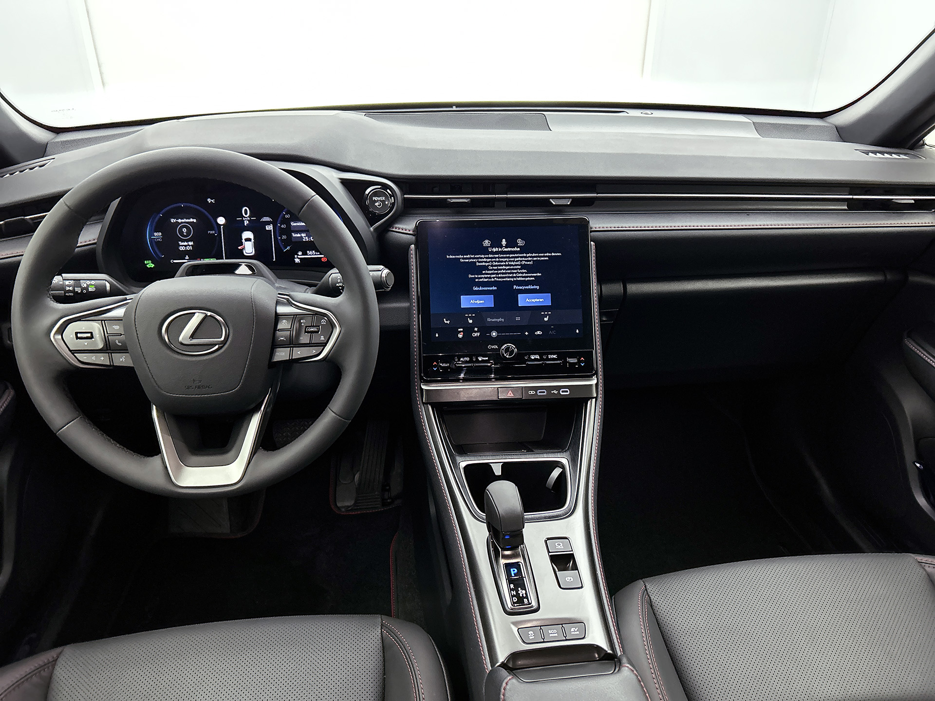 Foto van Lexus LBX