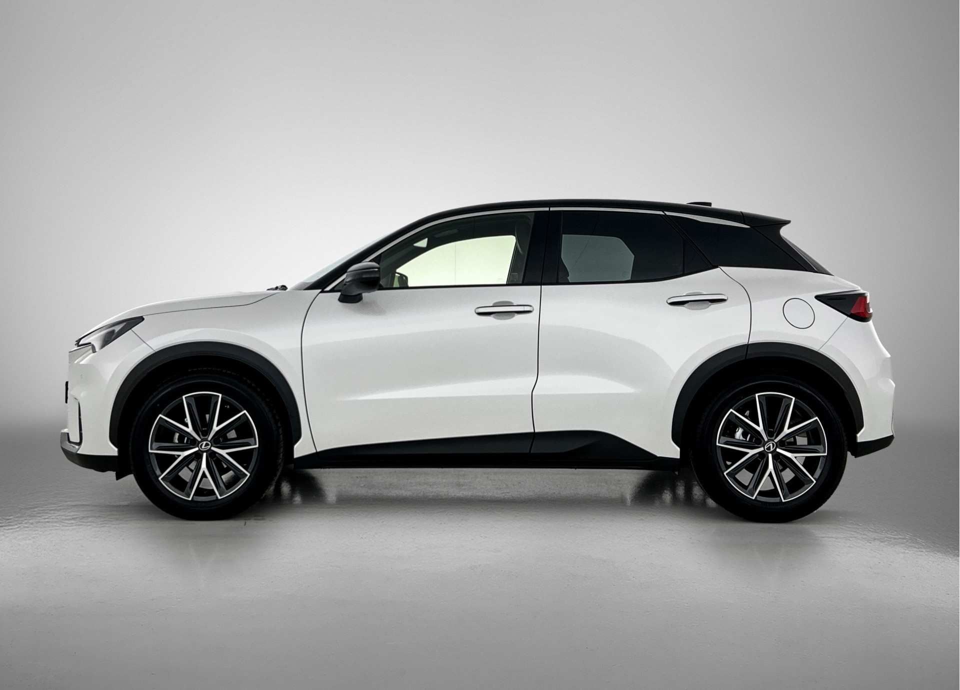 Foto van Lexus LBX
