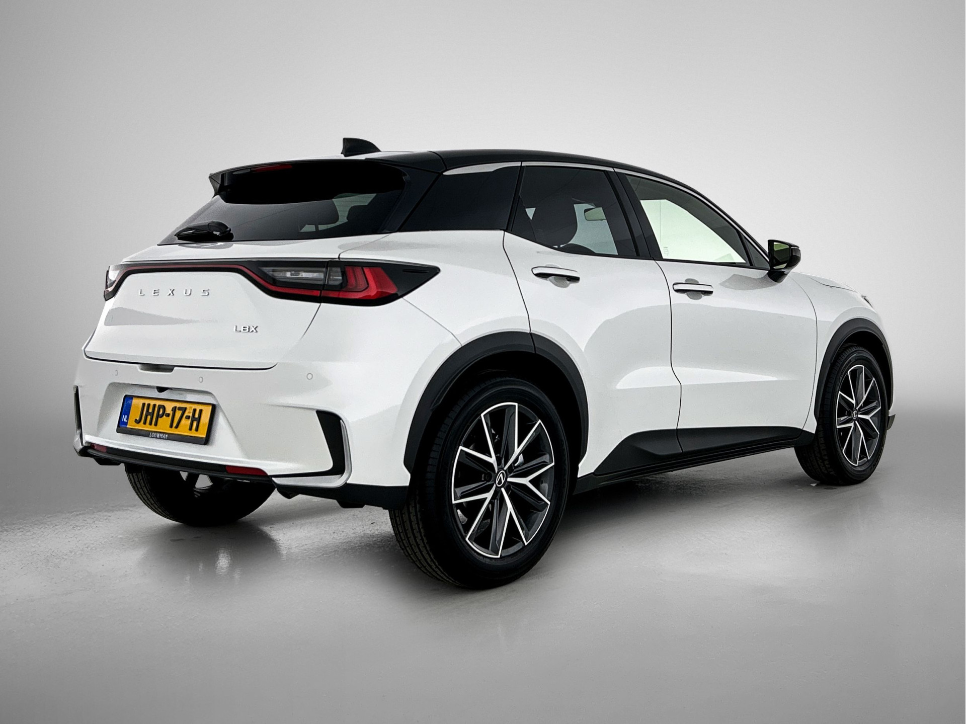 Foto van Lexus LBX