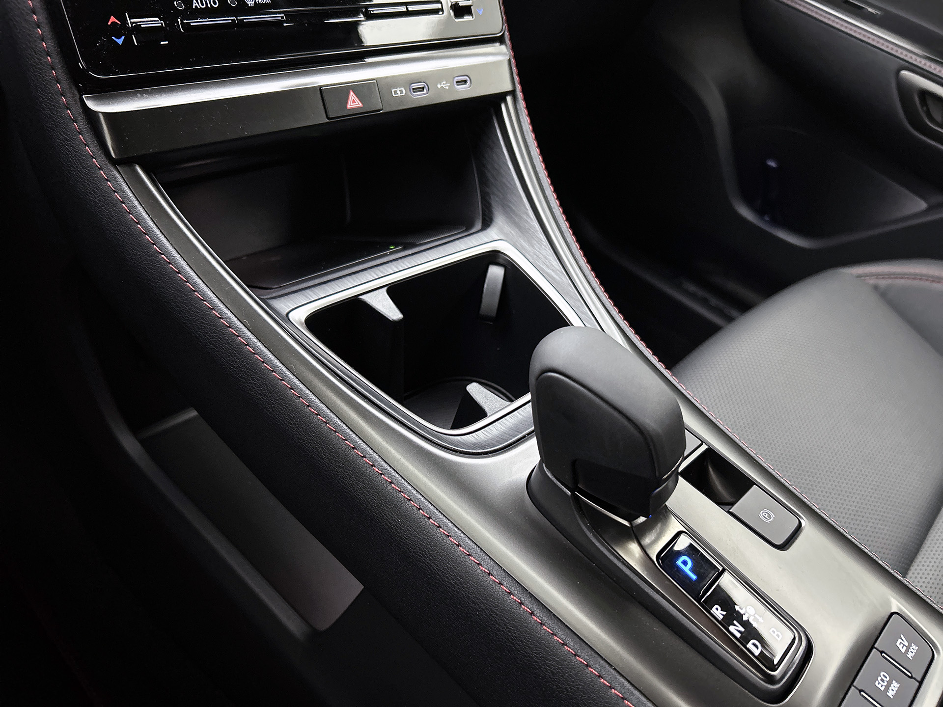 Foto van Lexus LBX