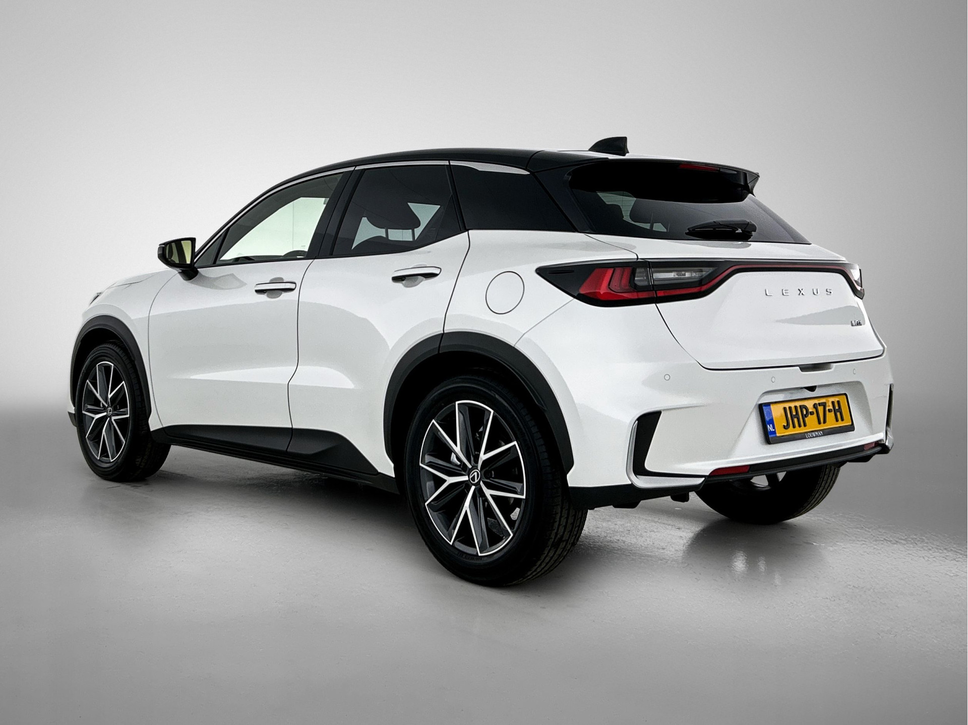 Foto van Lexus LBX