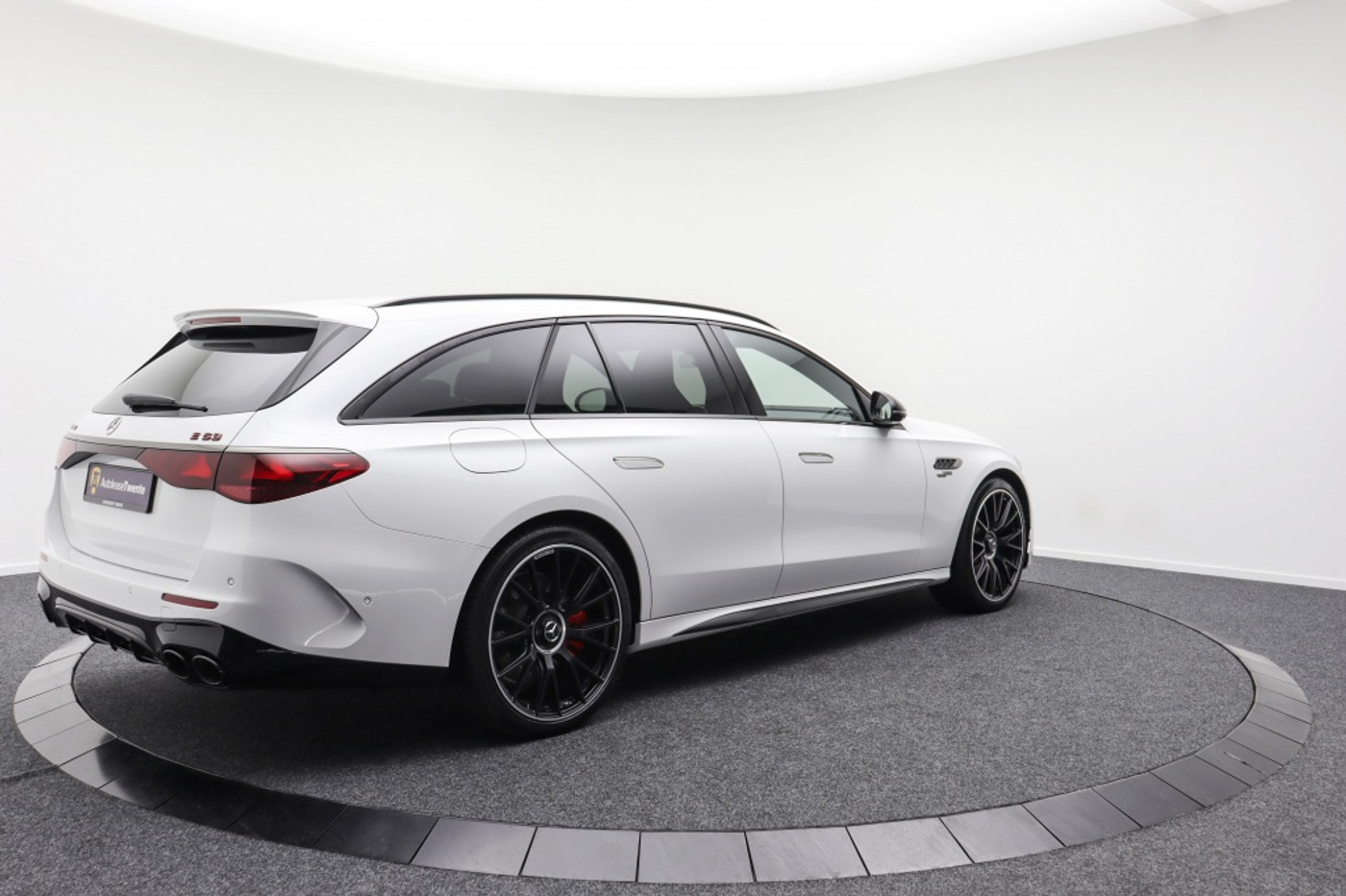 Foto van Mercedes-Benz AMG E 53 Hybrid