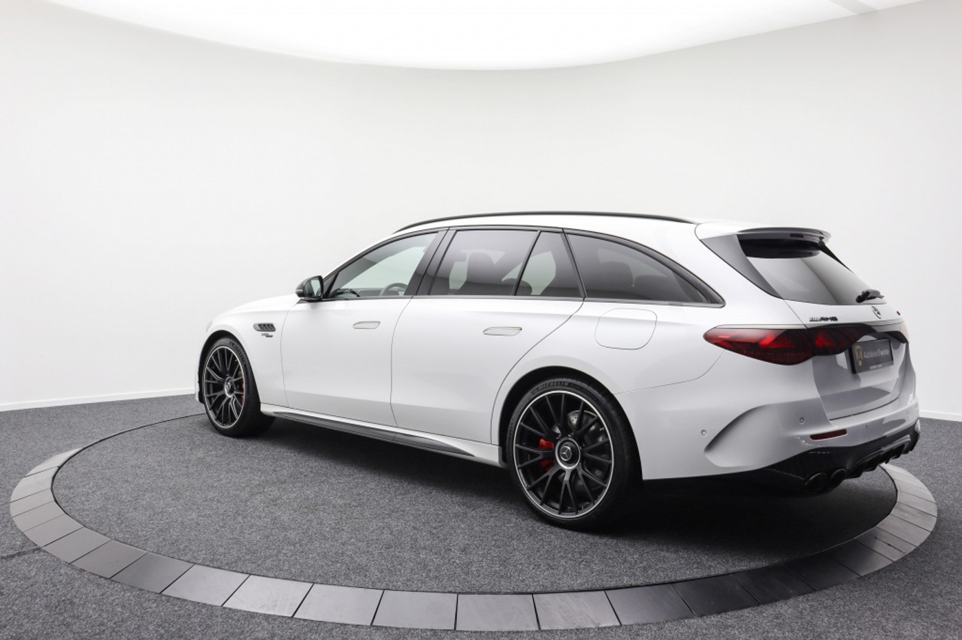 Foto van Mercedes-Benz AMG E 53 Hybrid