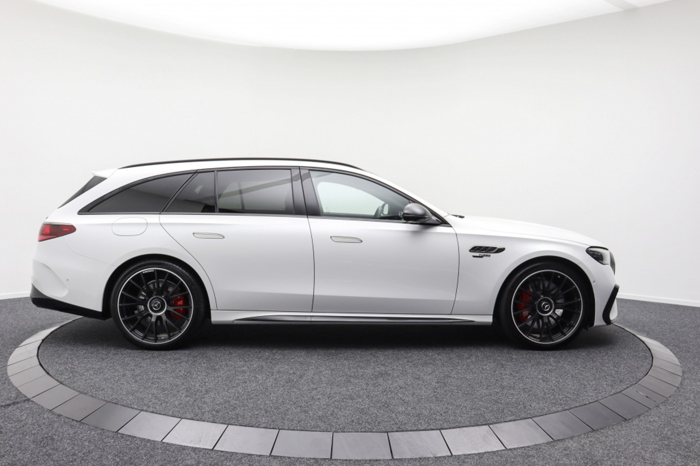 Foto van Mercedes-Benz AMG E 53 Hybrid