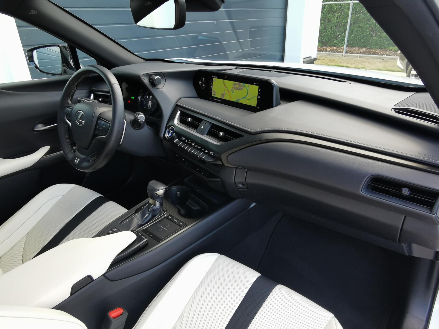 Foto van Lexus Ux