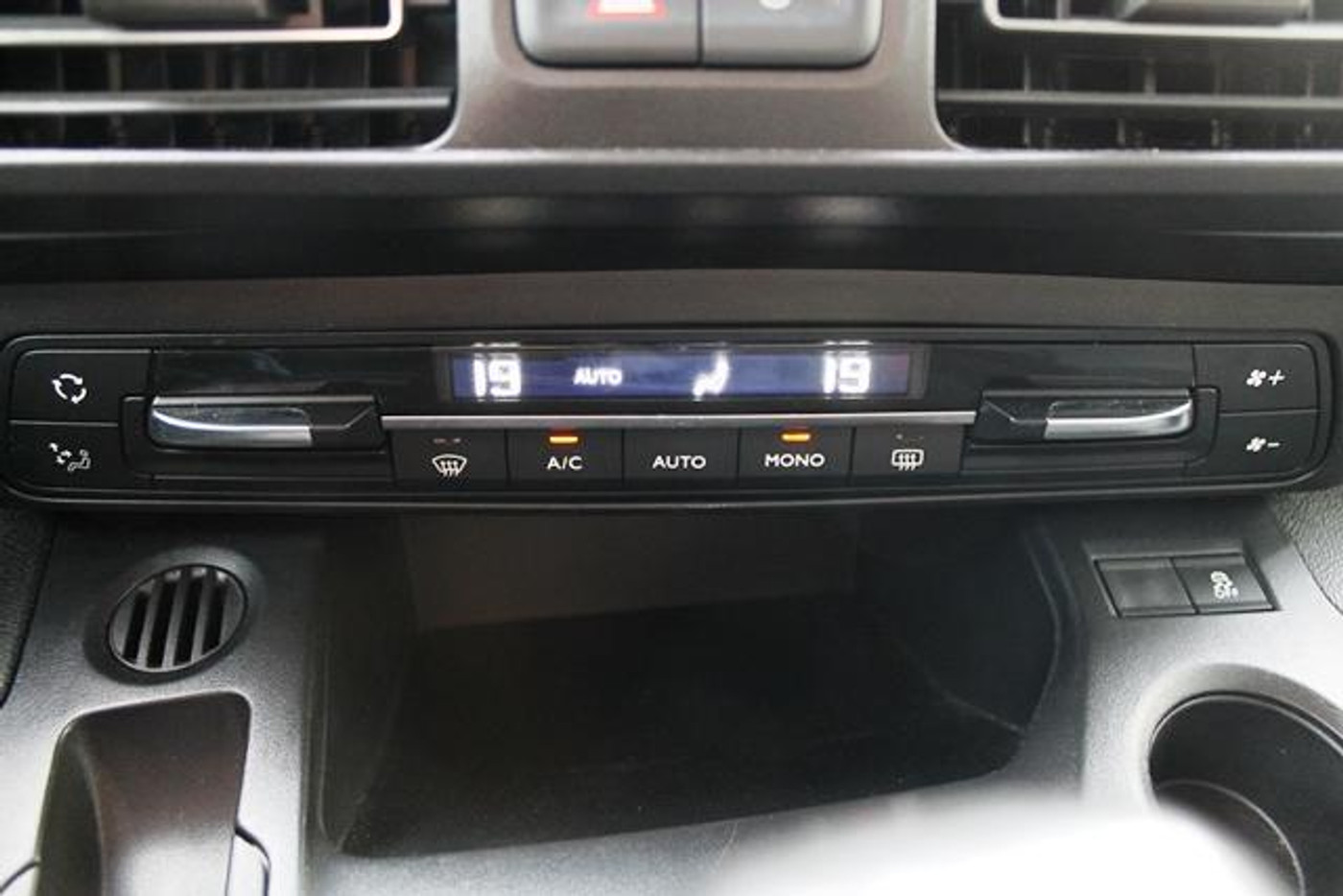 Foto van Peugeot Rifter