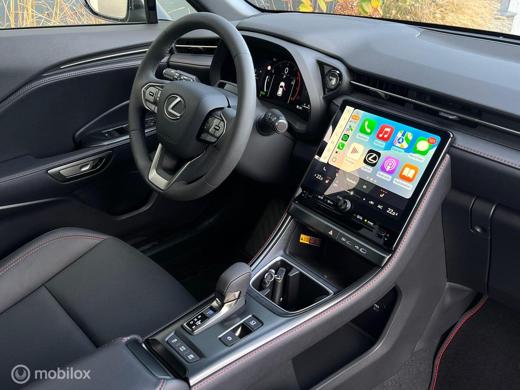 Foto van Lexus LBX