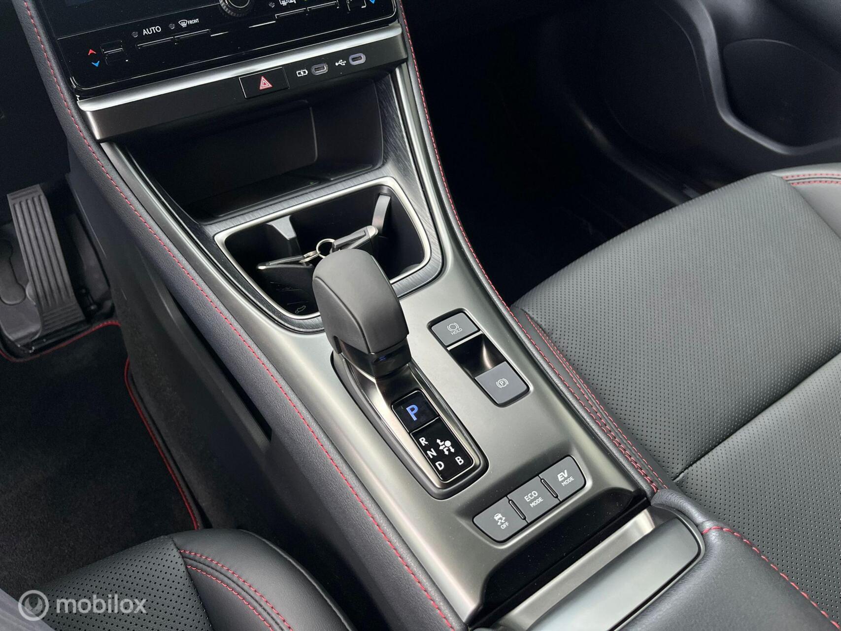 Foto van Lexus LBX