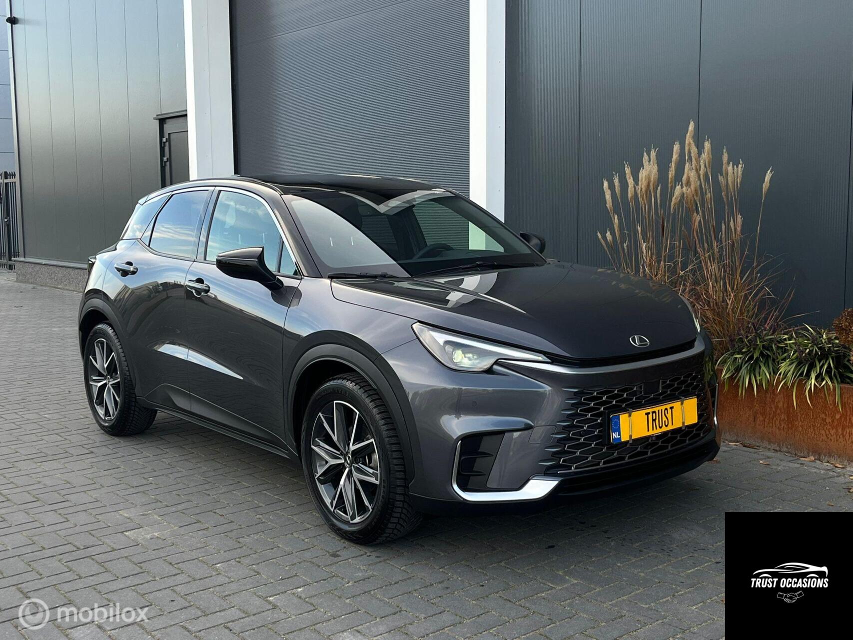 Foto van Lexus LBX
