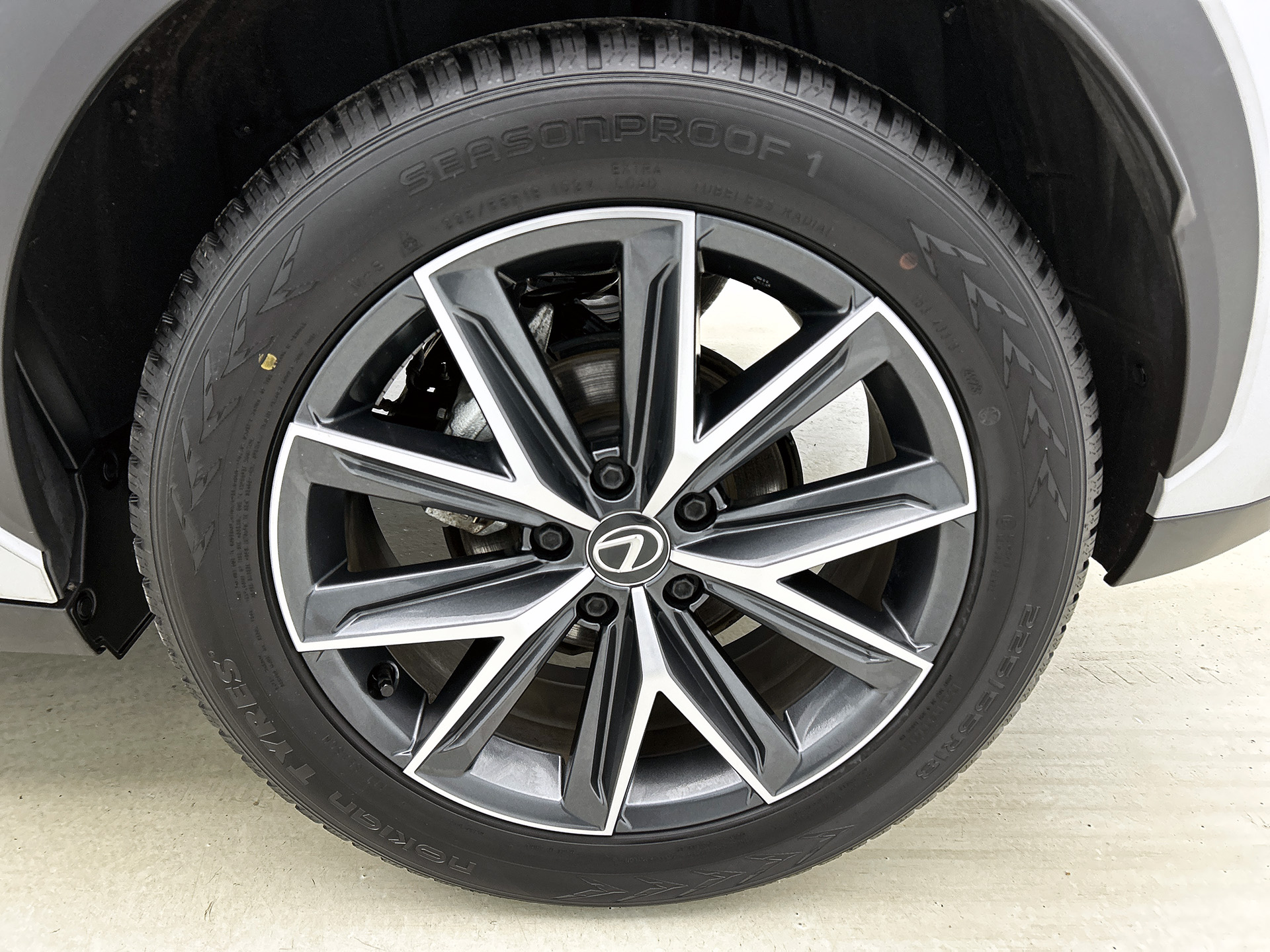 Foto van Lexus LBX