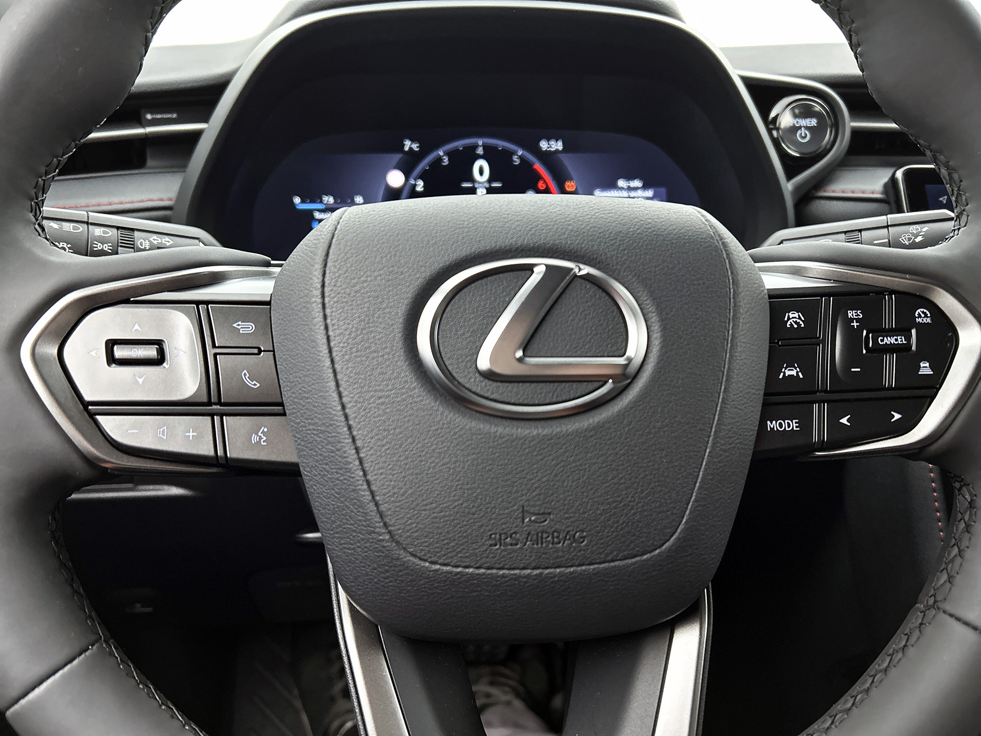 Foto van Lexus LBX