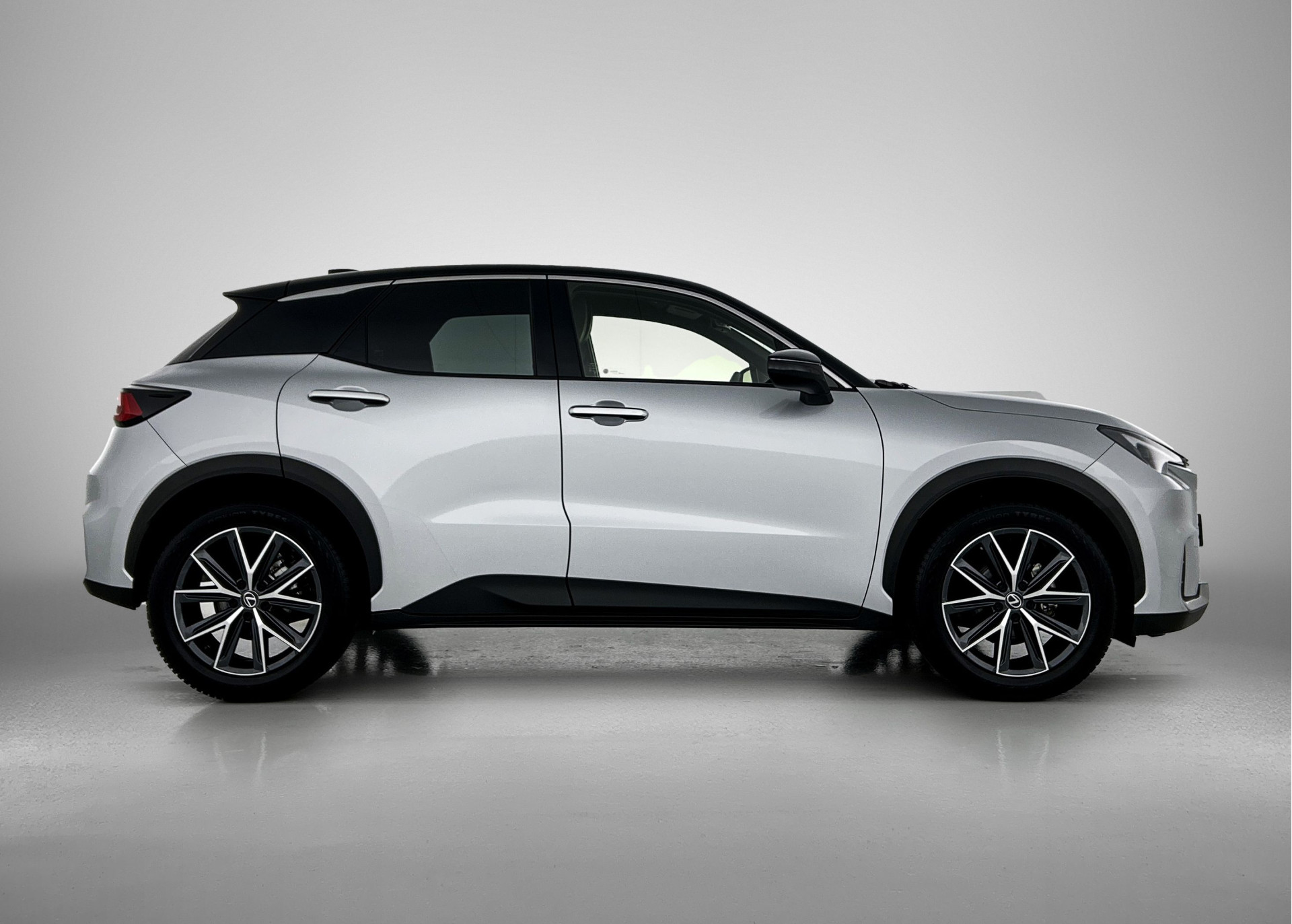 Foto van Lexus LBX