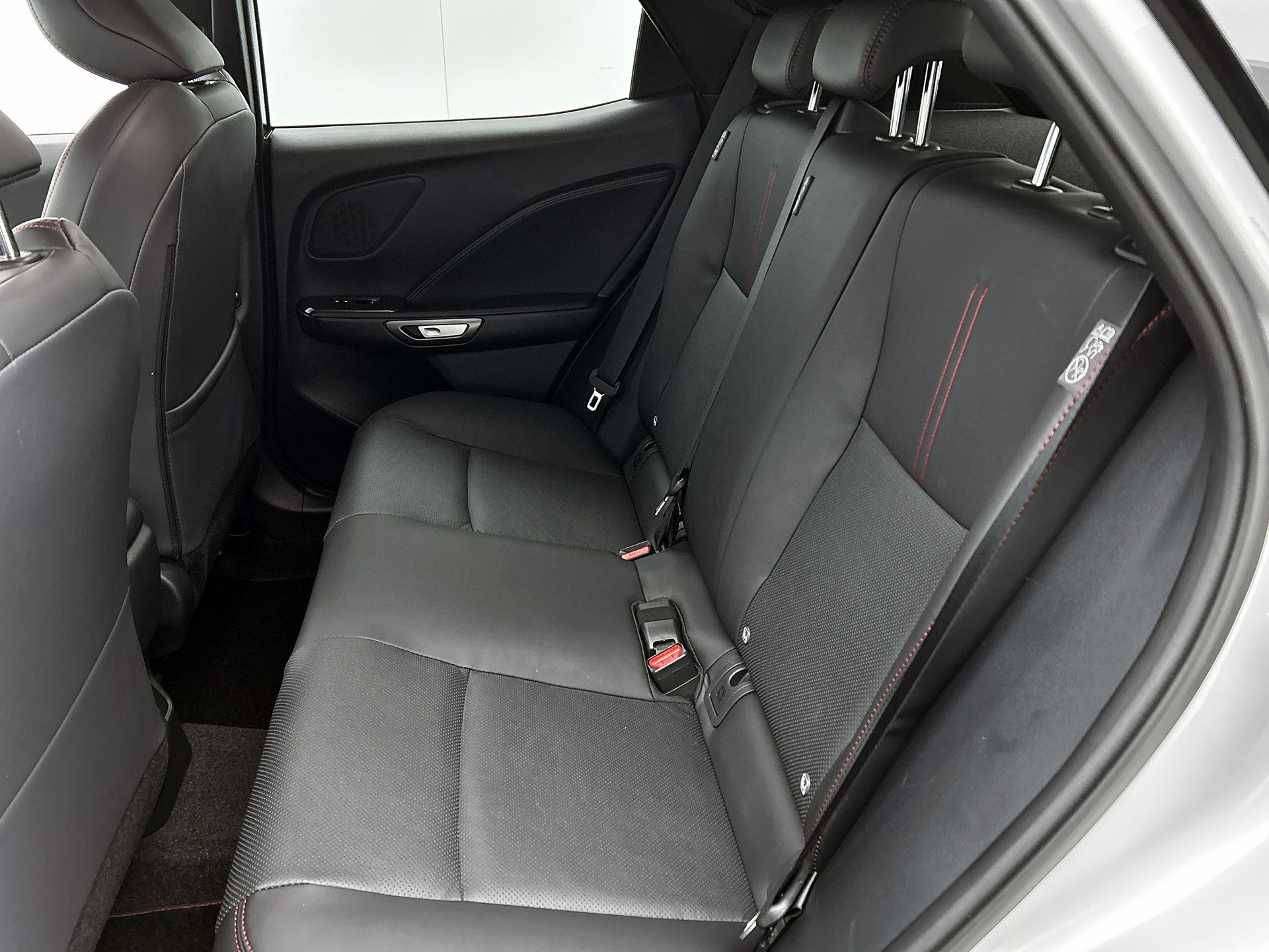 Foto van Lexus LBX