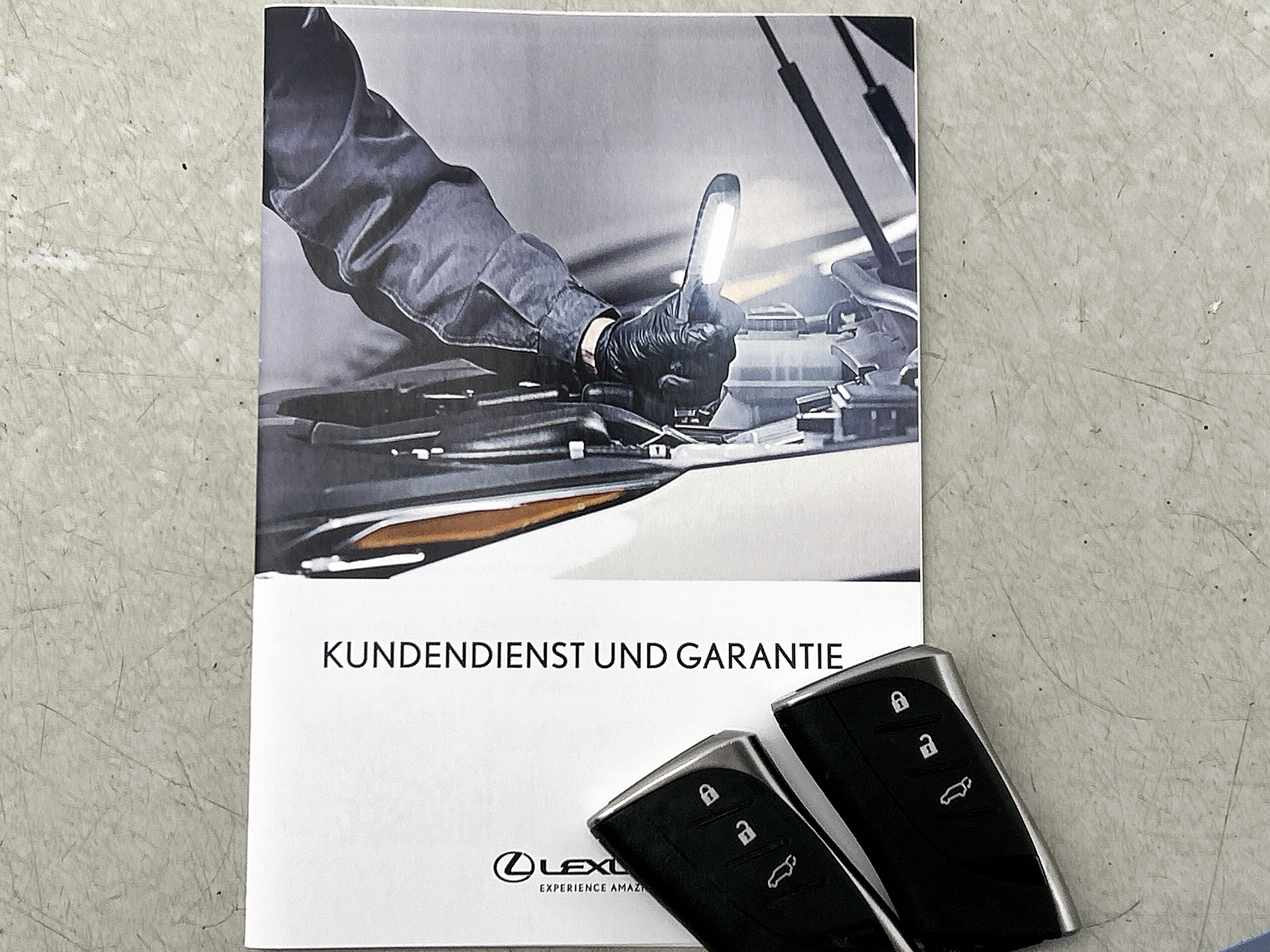 Foto van Lexus LBX