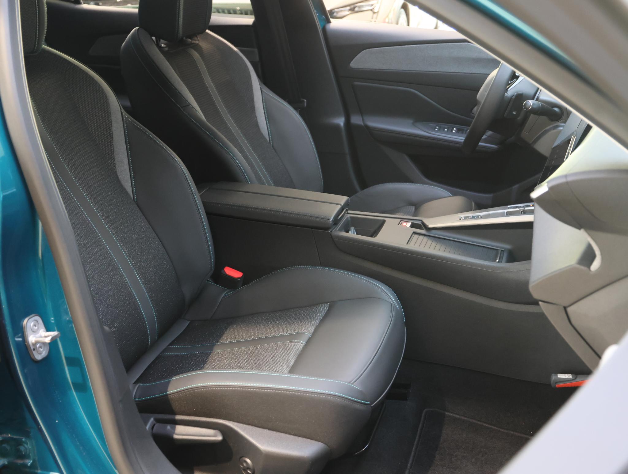 Foto van Peugeot 408