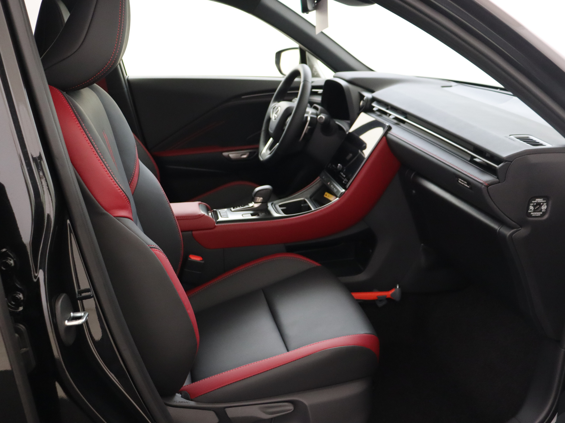 Foto van Lexus Lexus LBX