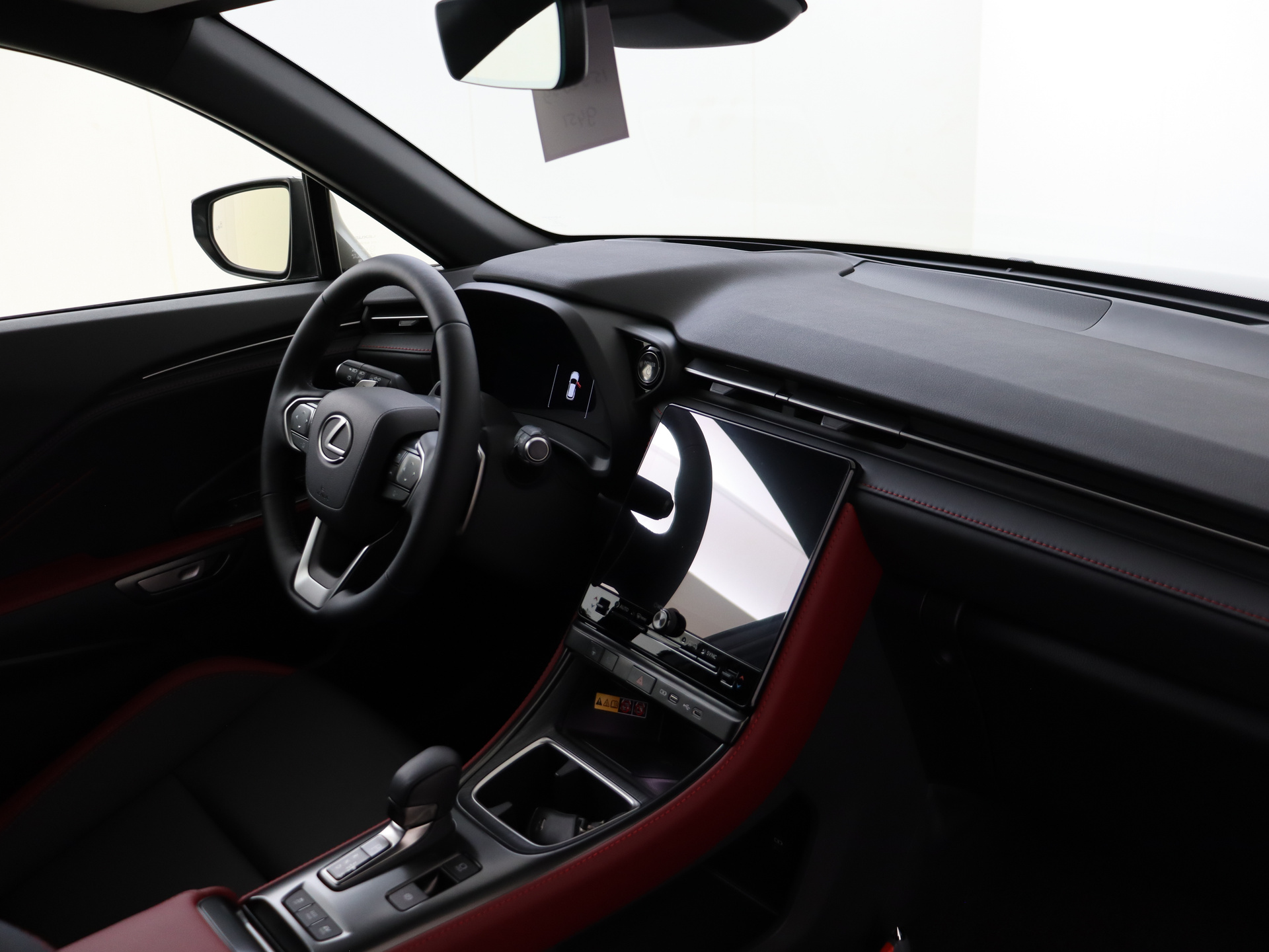 Foto van Lexus Lexus LBX
