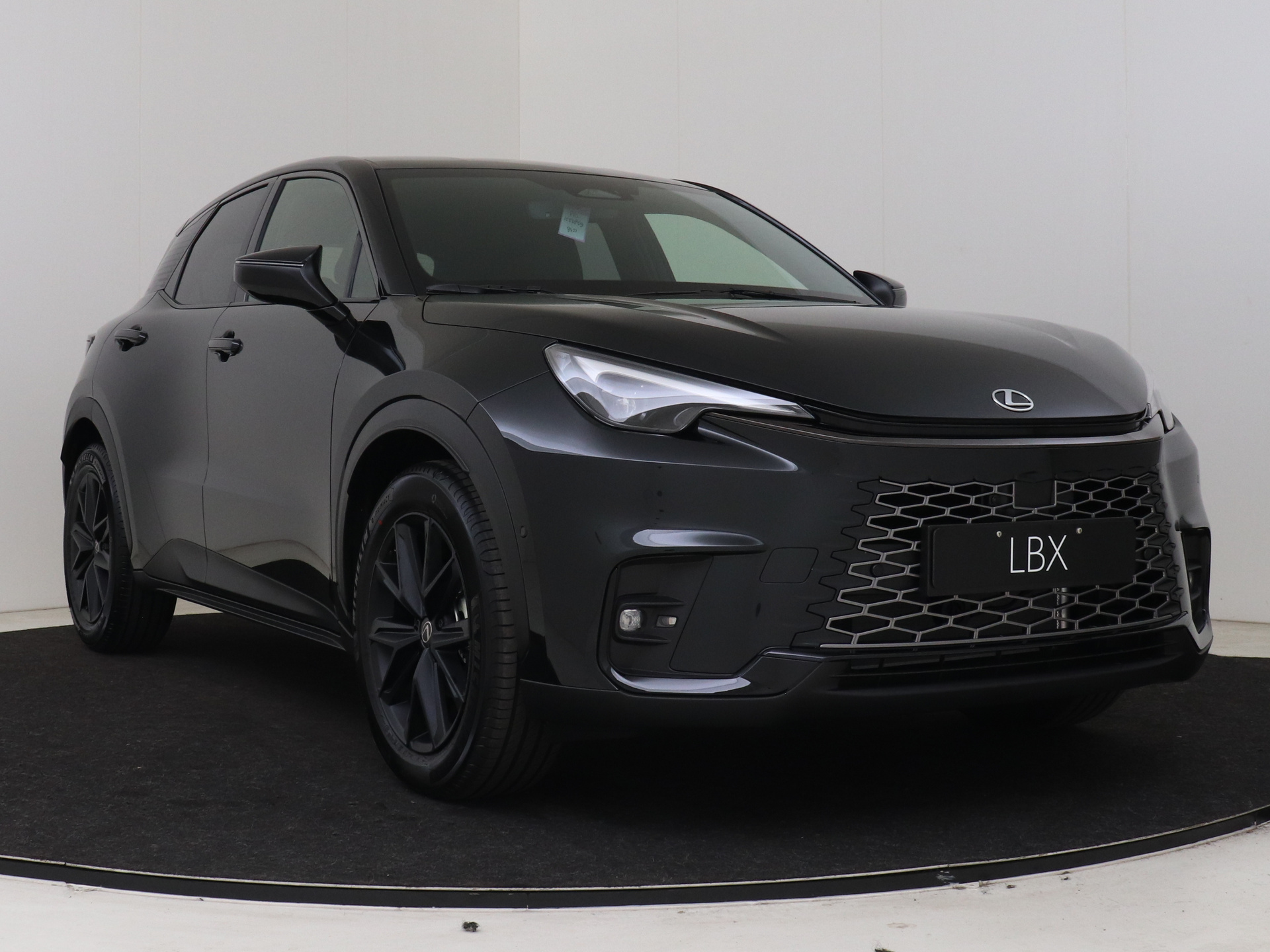Foto van Lexus Lexus LBX