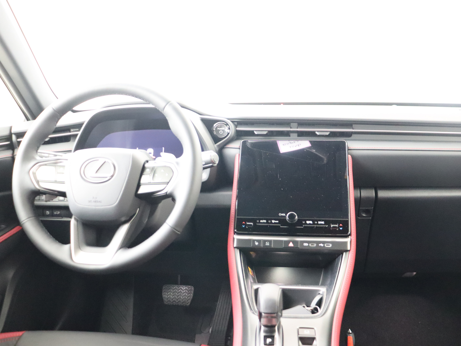 Foto van Lexus Lexus LBX