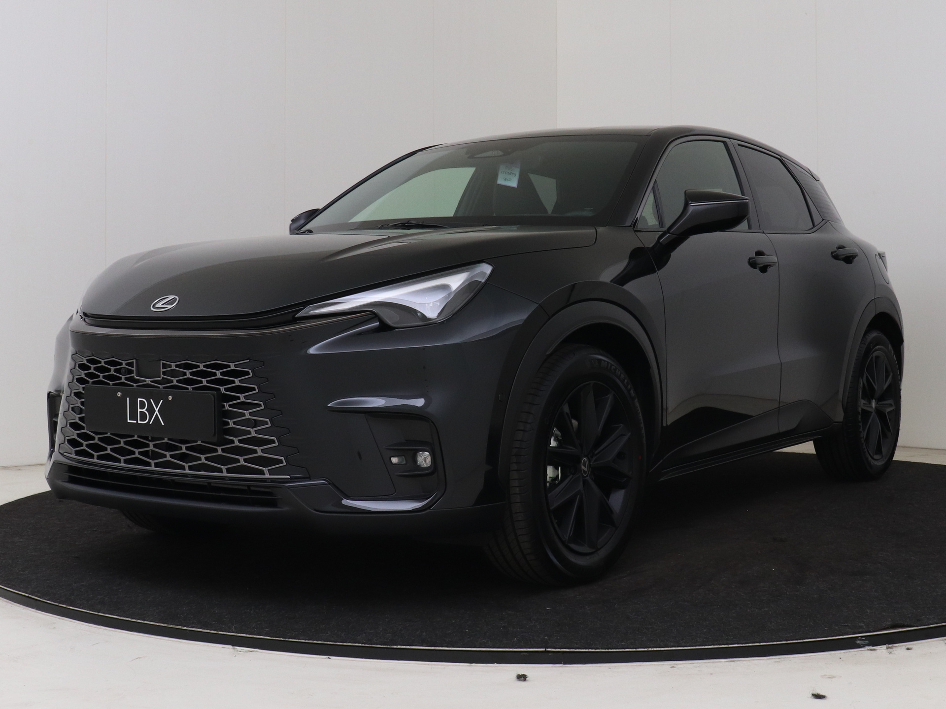 Foto van Lexus Lexus LBX