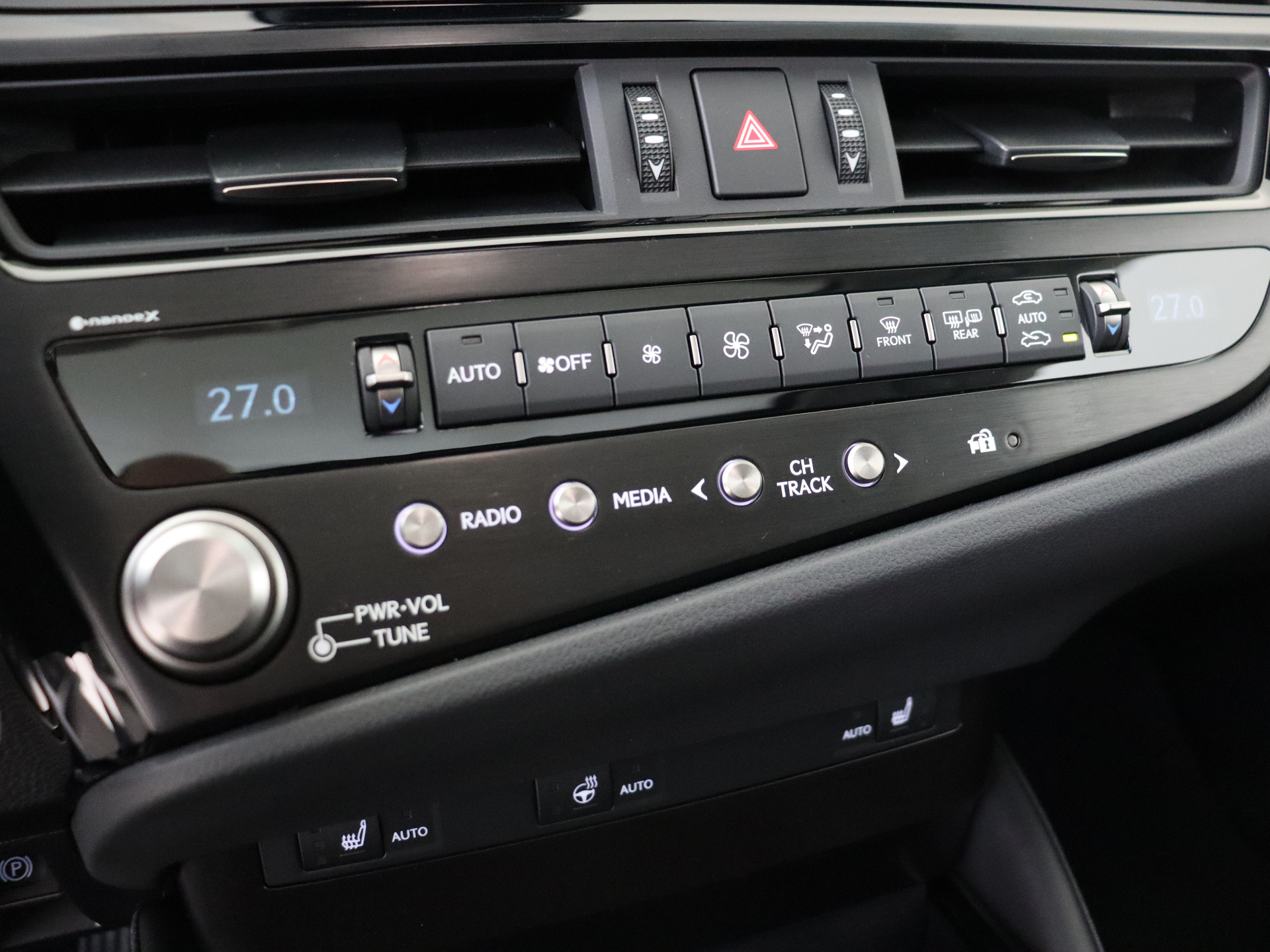 Foto van Lexus Lexus Es300h