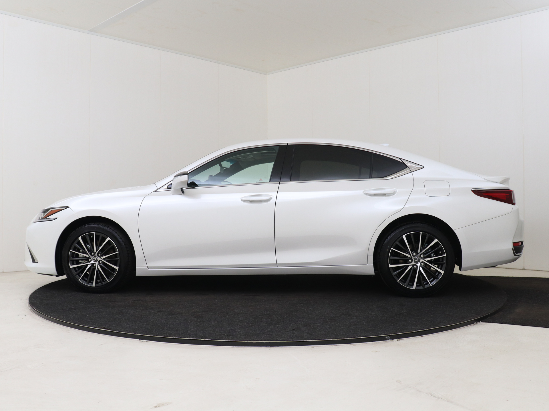 Foto van Lexus Lexus Es300h