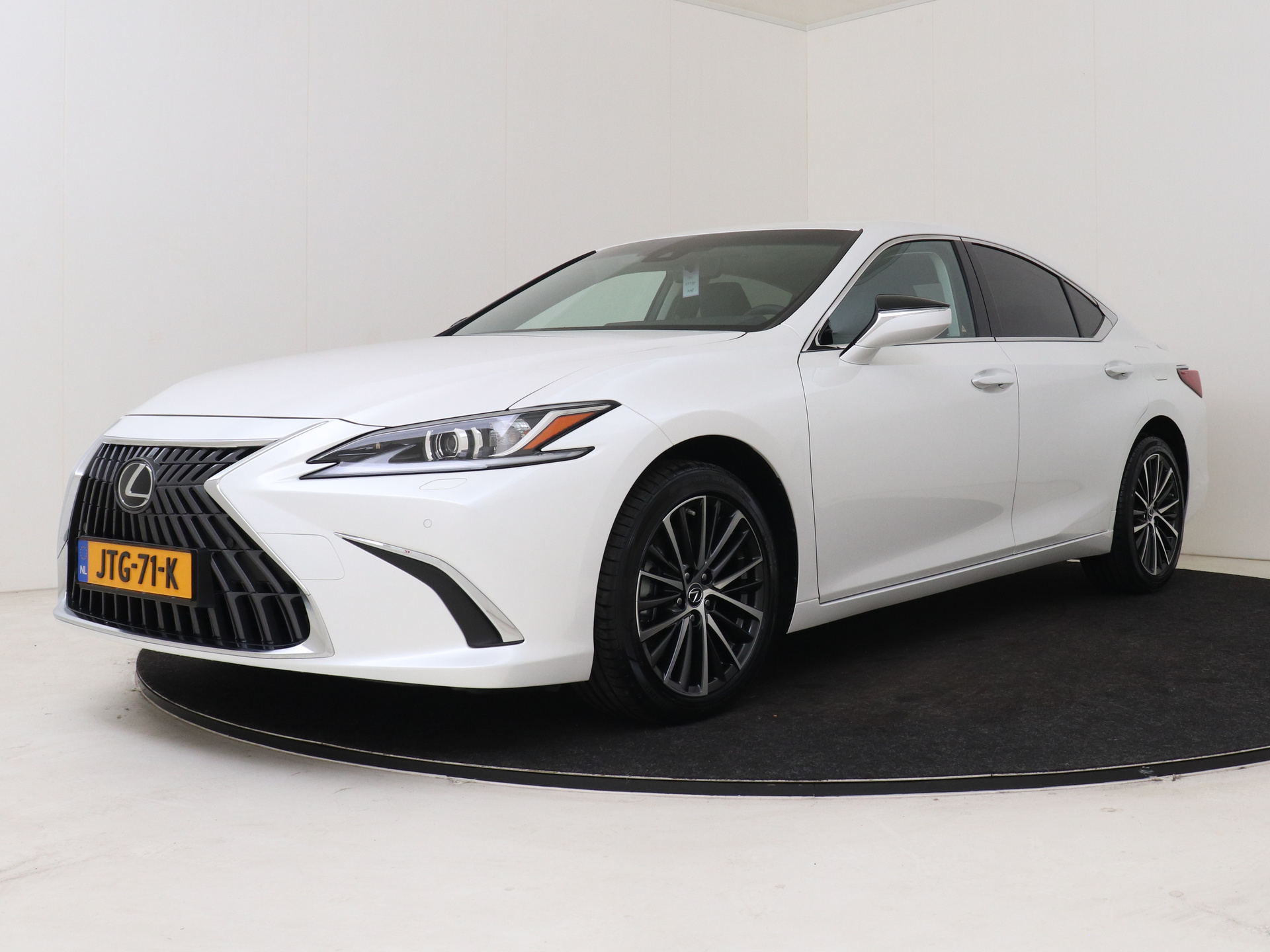 Foto van Lexus Lexus Es300h