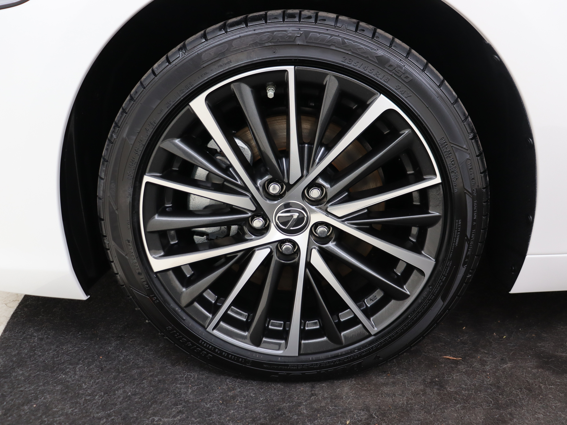 Foto van Lexus Lexus Es300h
